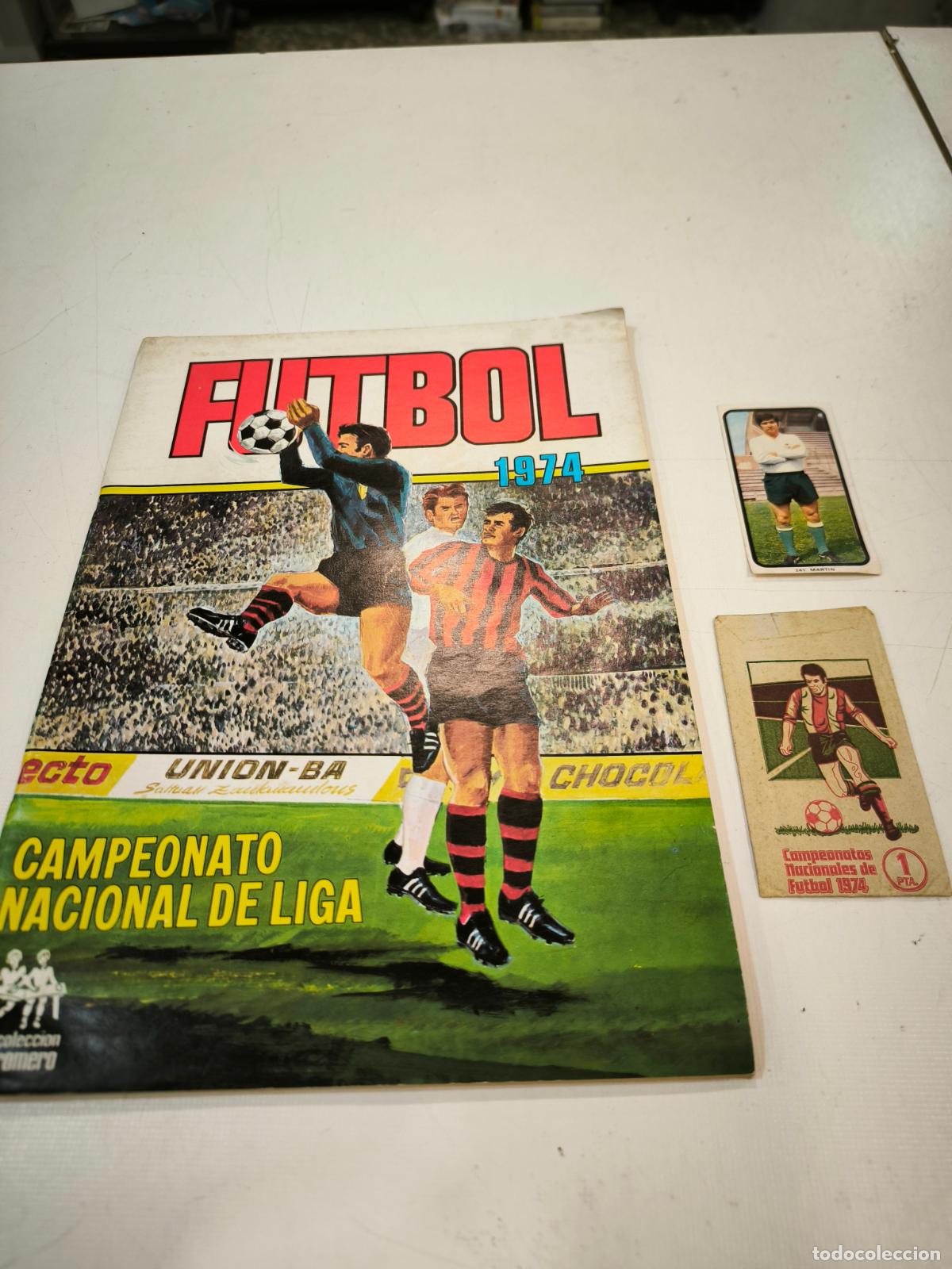 Cromos de F&uacute;tbol: album de futbol en plancha futbol 1974 sobre cerrado de cromos