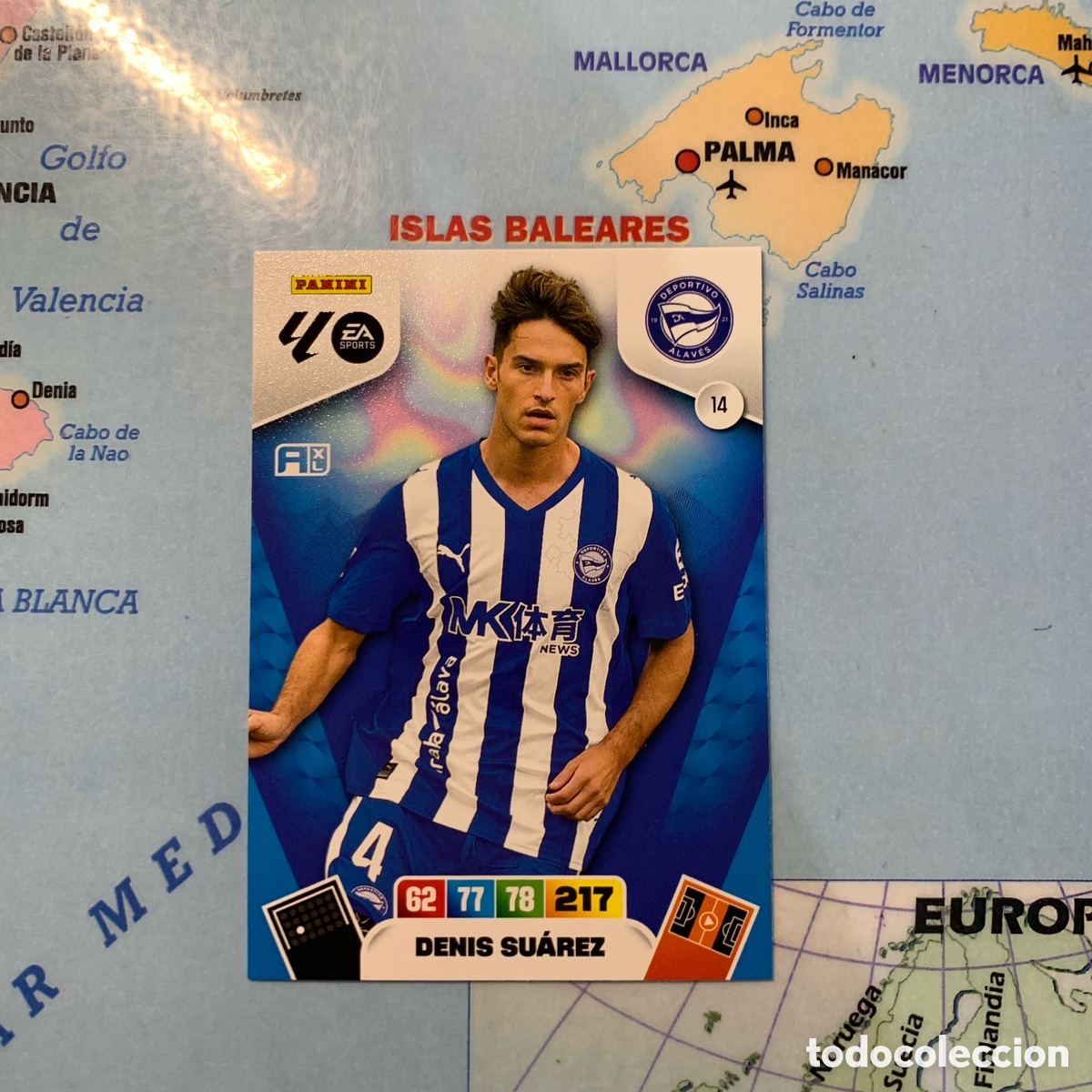 Cartes &agrave; collectionner de Football: Denis Su&aacute;rez n&uacute;mero 14 del Alav&eacute;s cromo adrenalyn XL 25-26 2025-2026