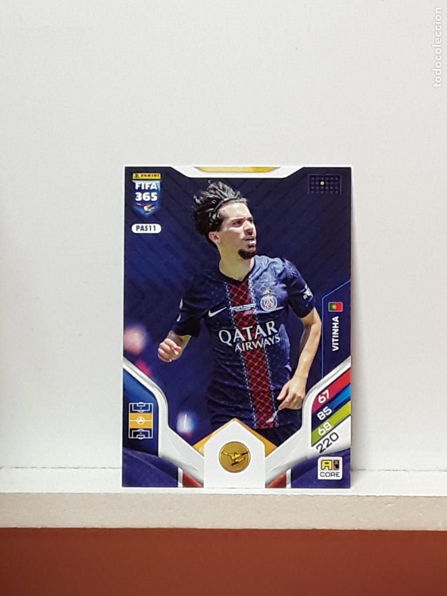 Fu&szlig;ball-Sticker: FIFA 365 ADRENALYN 2025 2026 25 26 ALBUM PANINI LIGA N PAS11 PAS 11 PARIS SAINT-GERMAIN VITINHA