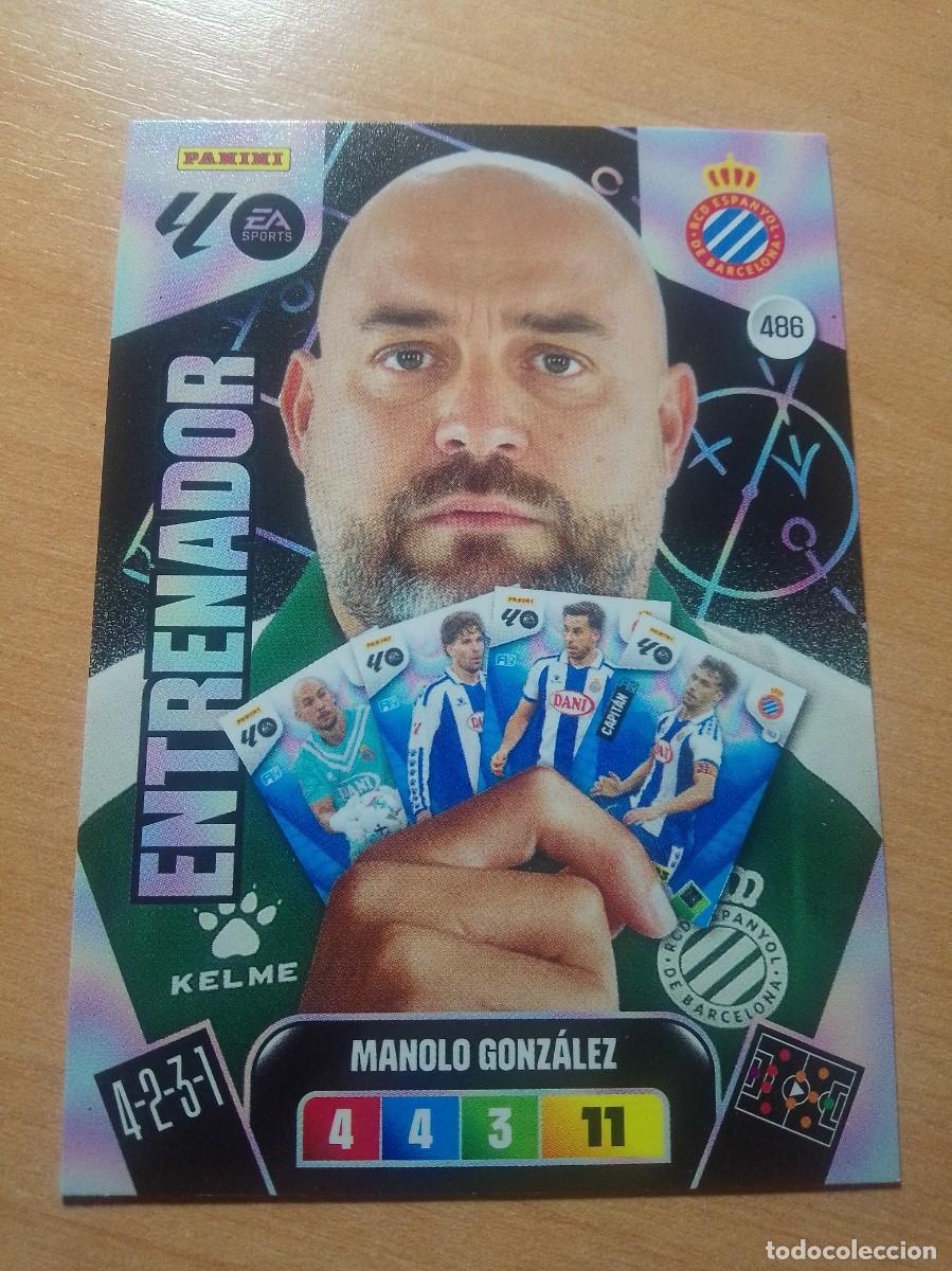 Fu&szlig;ball-Sticker: 486 MANOLO G&Oacute;MEZ ENTRENADOR DEL ESPANYOL 25 26 ADRENALYN XL 2025 2026 NUEVO