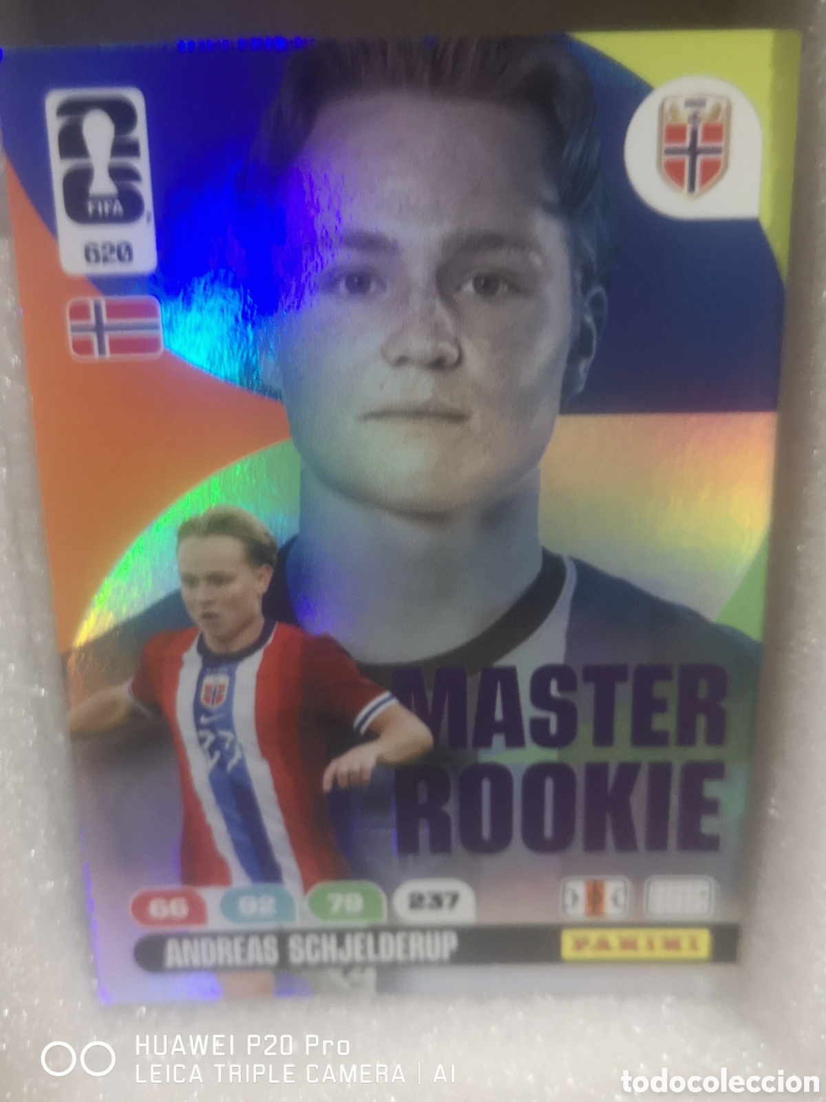 Cromos de F&uacute;tbol: ADRENALYN XL FIFA WORLD CUP 2026 MASTER ROOKIE ANDREAS SCHJELDERUP 620 NORUEGA