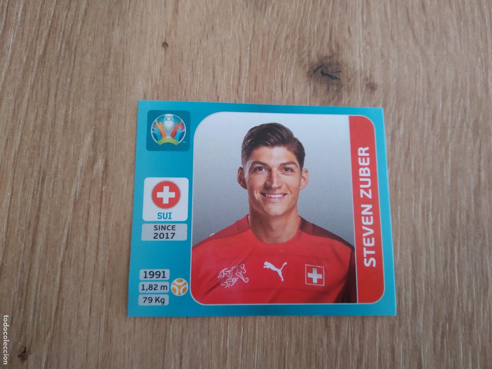 Cromos de F&uacute;tbol: 56 STEVEN ZUBER SUIZA CROMO STICKER PANINI EURO 2020 EUROCOPA FUTBOL VERSI&Oacute;N AZUL