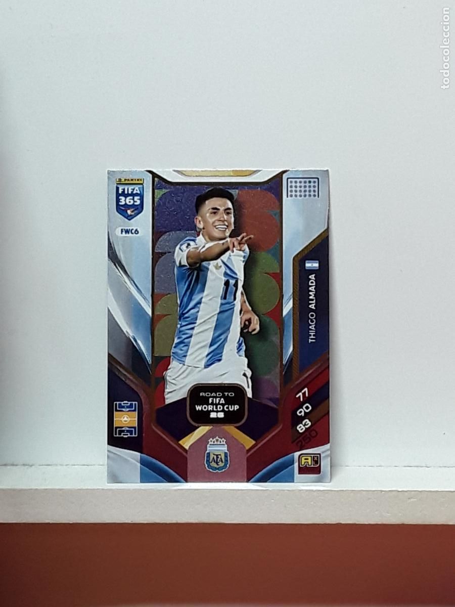 Cromos de F&uacute;tbol: FIFA 365 ADRENALYN 2025 2026 25 26 ALBUM PANINI LIGA N FWC6 FWC 6 ARGENTINA THIAGO ALMADA