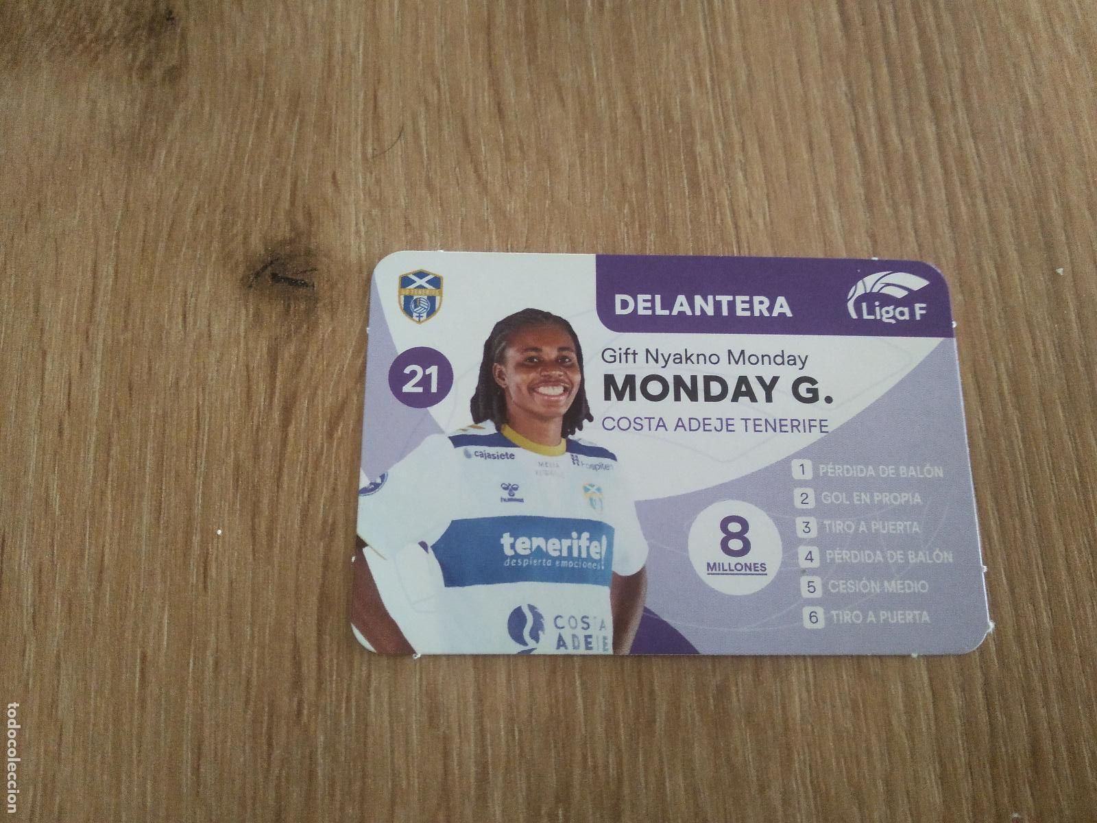 Cartes &agrave; collectionner de Football: GIFT NYAKNO MONDAY TENERIFE CROMO FUTBOL FEMENINO 24-25 JUEGO DE LA LIGA F 2024-2025