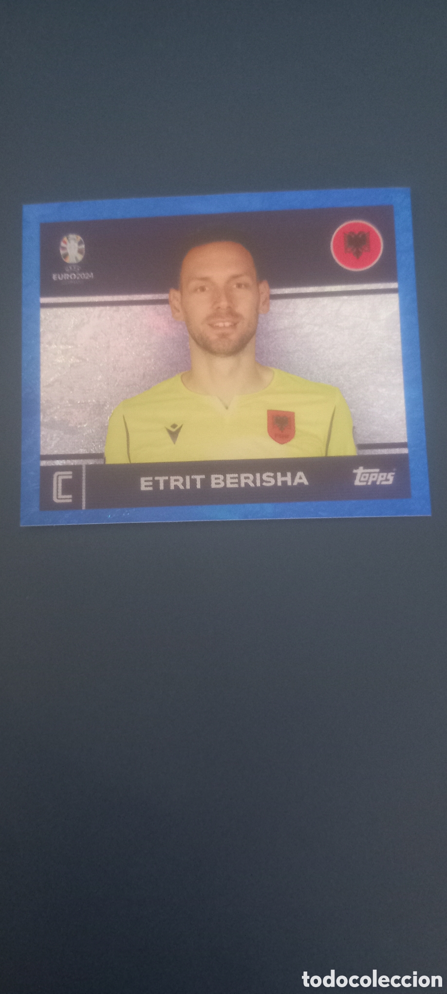 Fu&szlig;ball-Sticker: Berisha EURO 2024 PARALELA AZUL