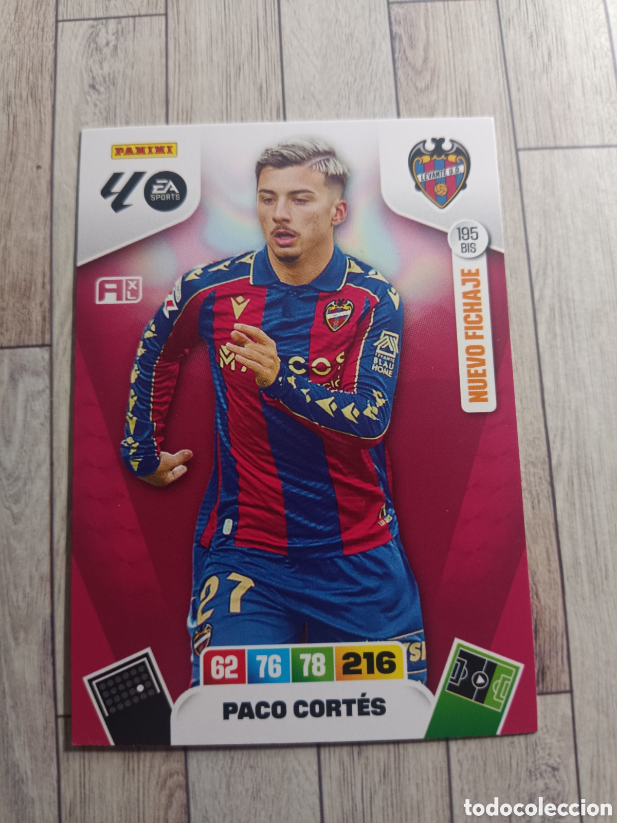 Cromos de Futebol: 195 BIS PACO CORT&Eacute;S NUEVO FICHAJE LEVANTE ADRENALYN XL 2025 2026 PANINI 25 26