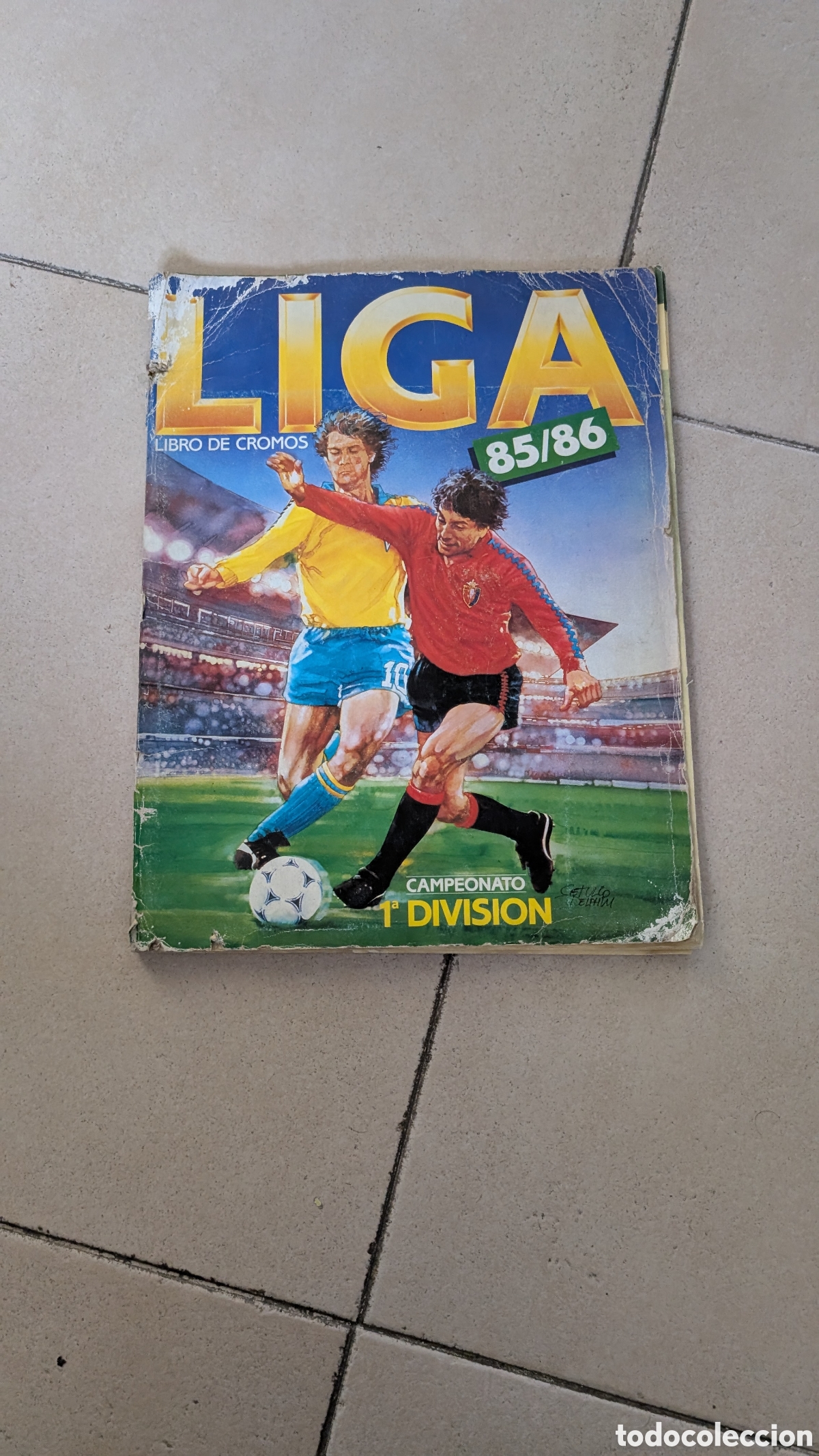 Cromos de F&uacute;tbol: ALBUM LIGA ESTE 1985/86 85 86 INCOMPLETO CON 200 CROMOS PEGADOS