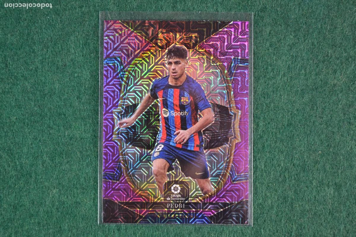 Fu&szlig;ball-Sticker: PANINI SELECT LA LIGA 2022-23 - 33 PEDRI (FC BARCELONA) PARALELA PURPLE MOJO