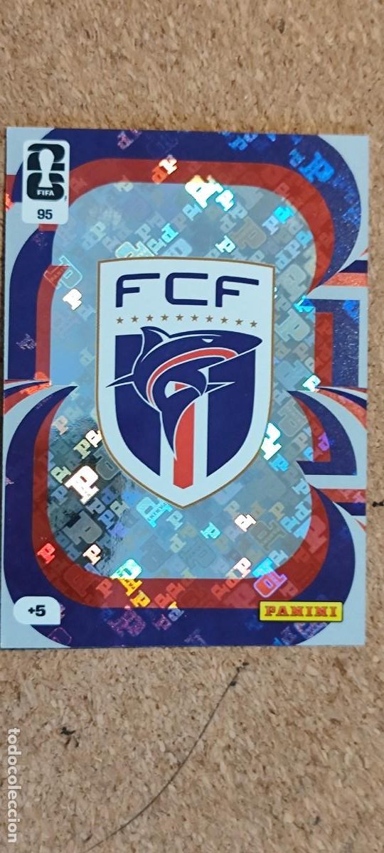 Cromos de F&uacute;tbol: ADRENALYN XL FIFA WORLD CUP 2026 CARD ESCUDO CABO VERDE # 95 PANINI