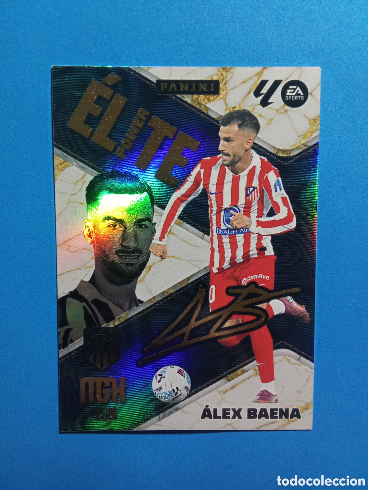 Fu&szlig;ball-Sticker: CROMO P506 ALEX BAENA ATLETICO DE MADRID ELITE POWER FIRMA TERCERA EDICI&Oacute;N MEGACRACKS 25-26