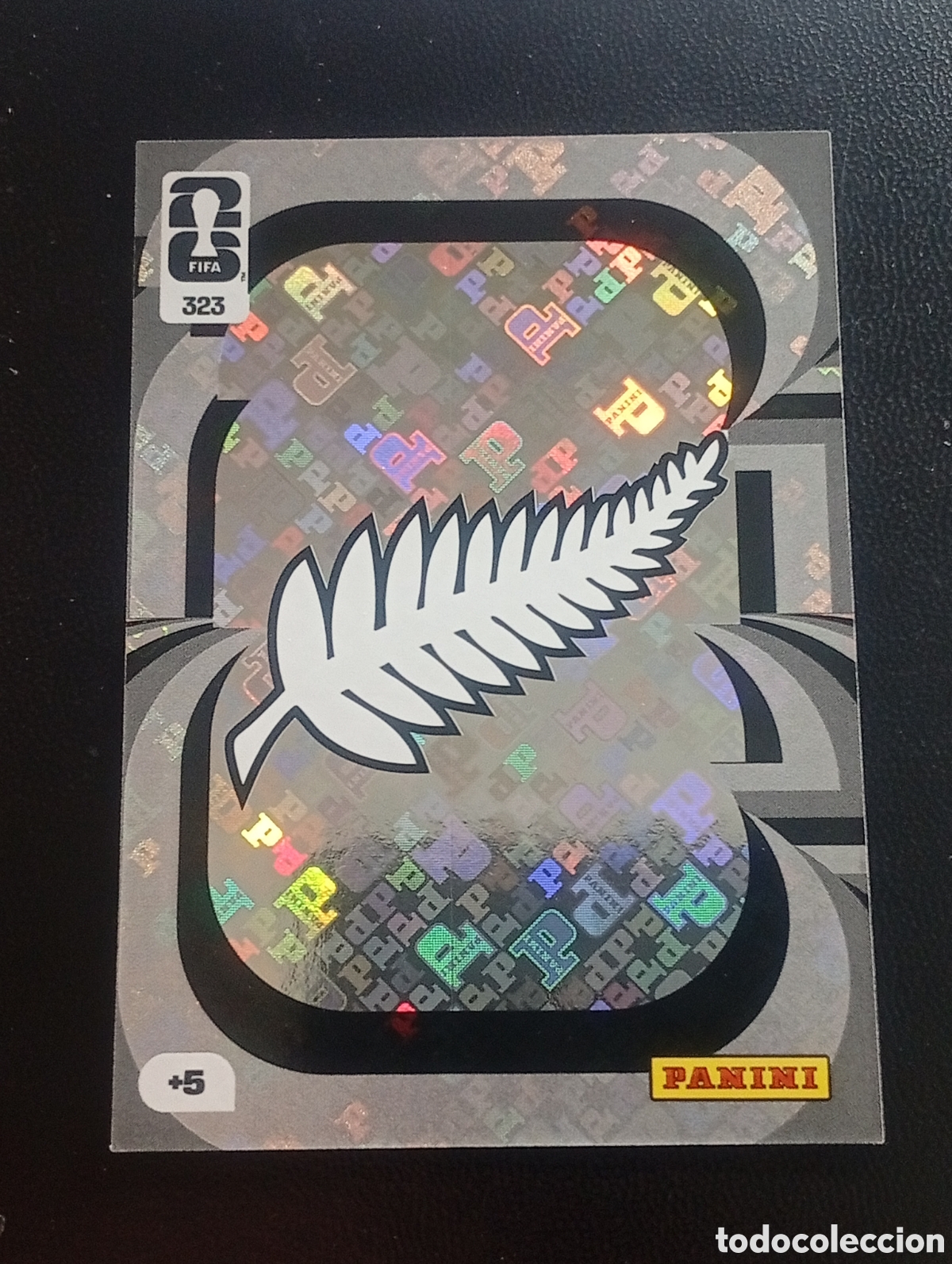 Cromos de F&uacute;tbol: 323 escudo logo NUEVA ZELANDA NZL PANINI ADRENALYN MUNDIAL WORLD CUP 2026 CARD TOPPS USA MEX CAN
