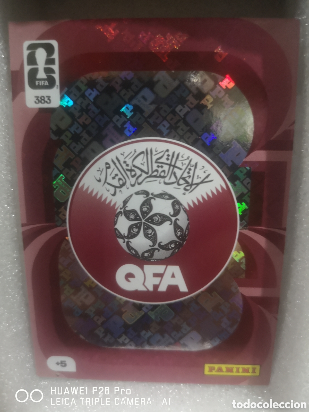 Cromos de F&uacute;tbol: ADRENALYN XL FIFA WORLD CUP 2026 ESCUDO 383 CATAR
