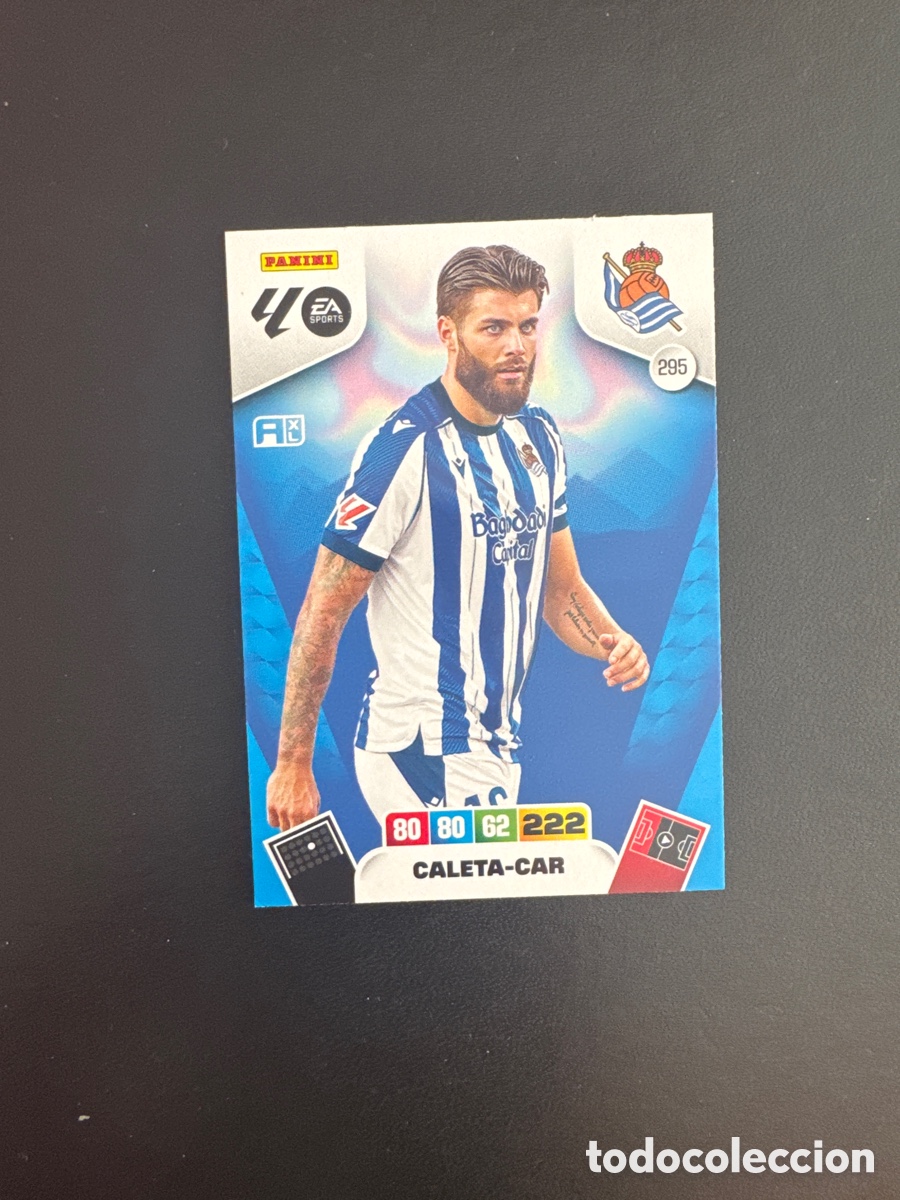 Fu&szlig;ball-Sticker: CALETA CAR REAL SOCIEDAD NUMERO 295 ADRENALYN 2025 2026