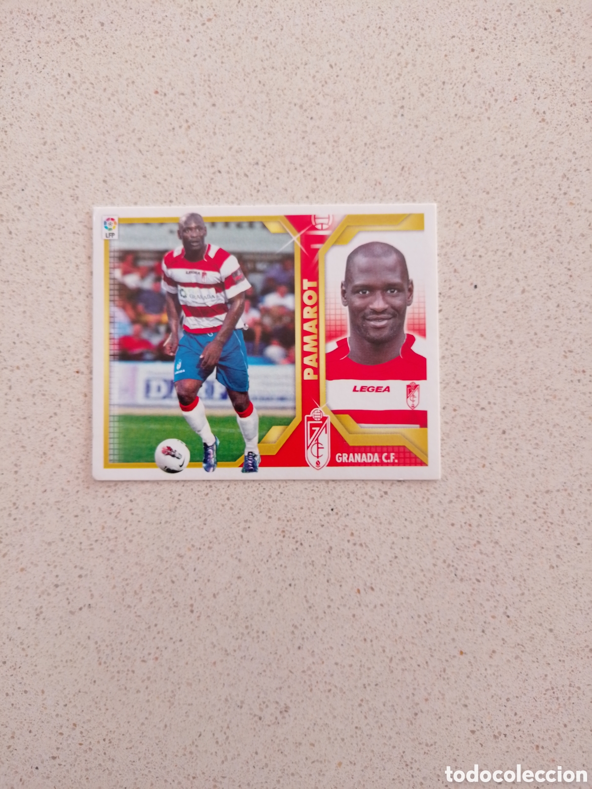 Cromos de F&uacute;tbol: CROMO N&Uacute;MERO 19 &Uacute;LTIMO FICHAJE PAMAROT GRANADA. LIGA ESTE 11/12. TERCERA EDICI&Oacute;N.
