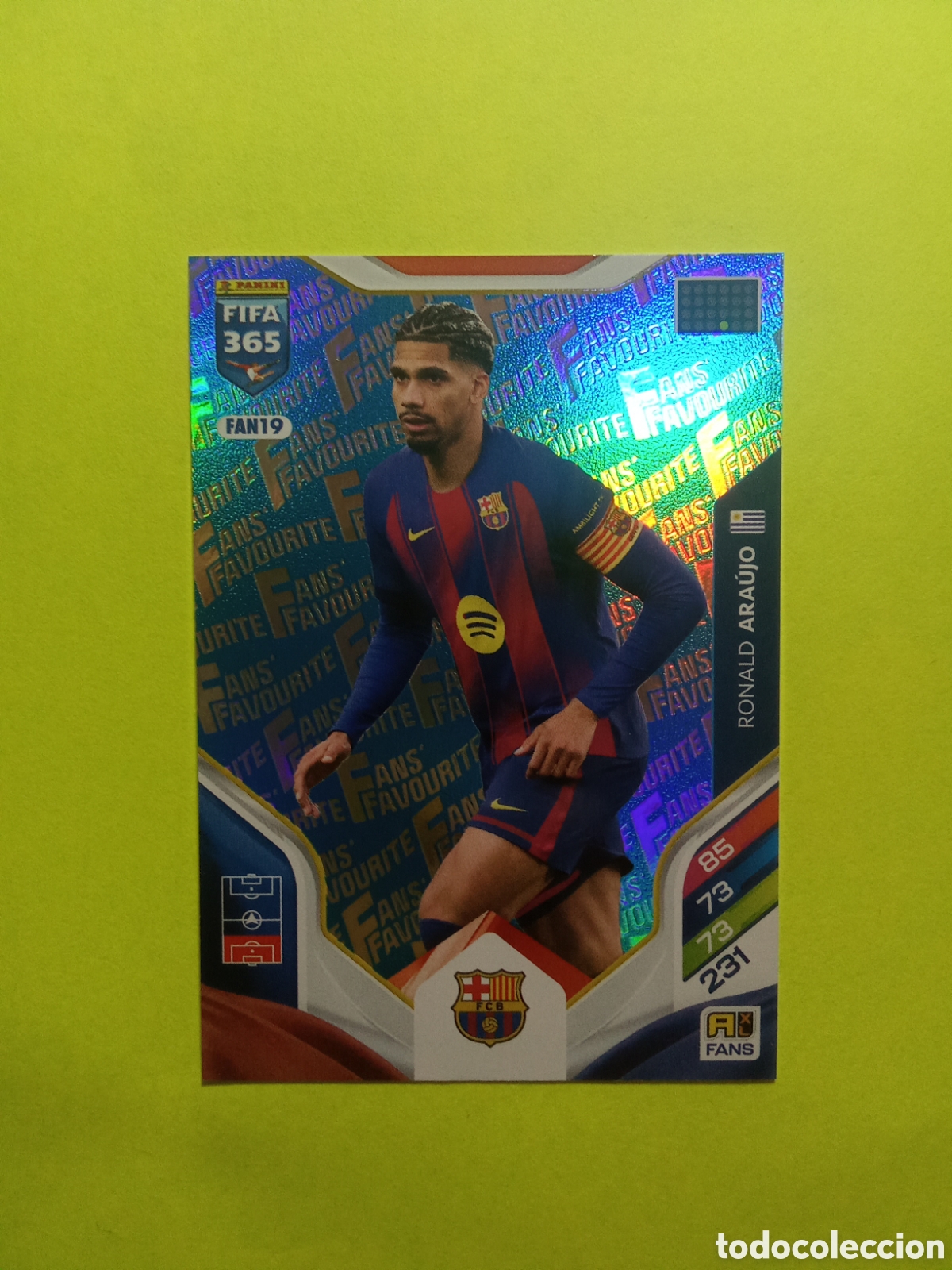 Cartes &agrave; collectionner de Football: CROMO FAN 19 ARAUJO BARCELONA AZUL BLUE FAN FAVOURITE FIFA 365 2026 ADRENALYN 25-26