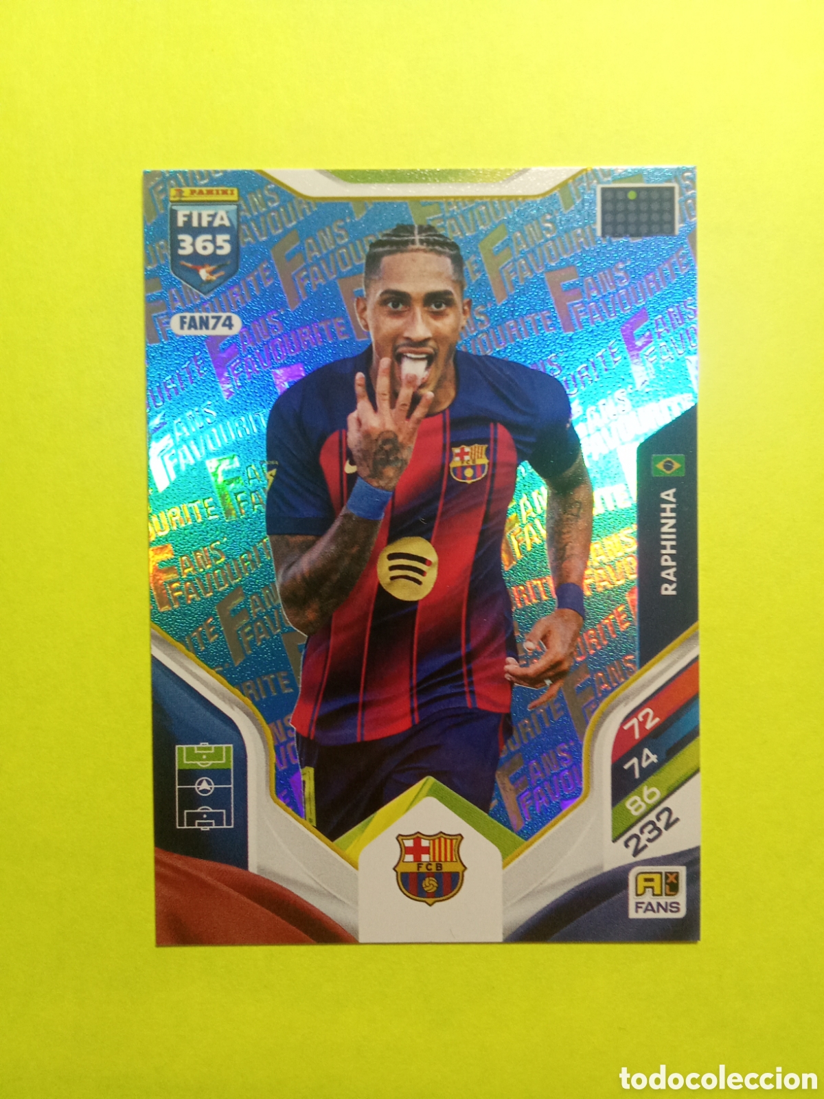 Cartes &agrave; collectionner de Football: CROMO FAN 74 RAPHINHA BARCELONA AZUL BLUE FAN FAVOURITE FIFA 365 2026 ADRENALYN 25-26