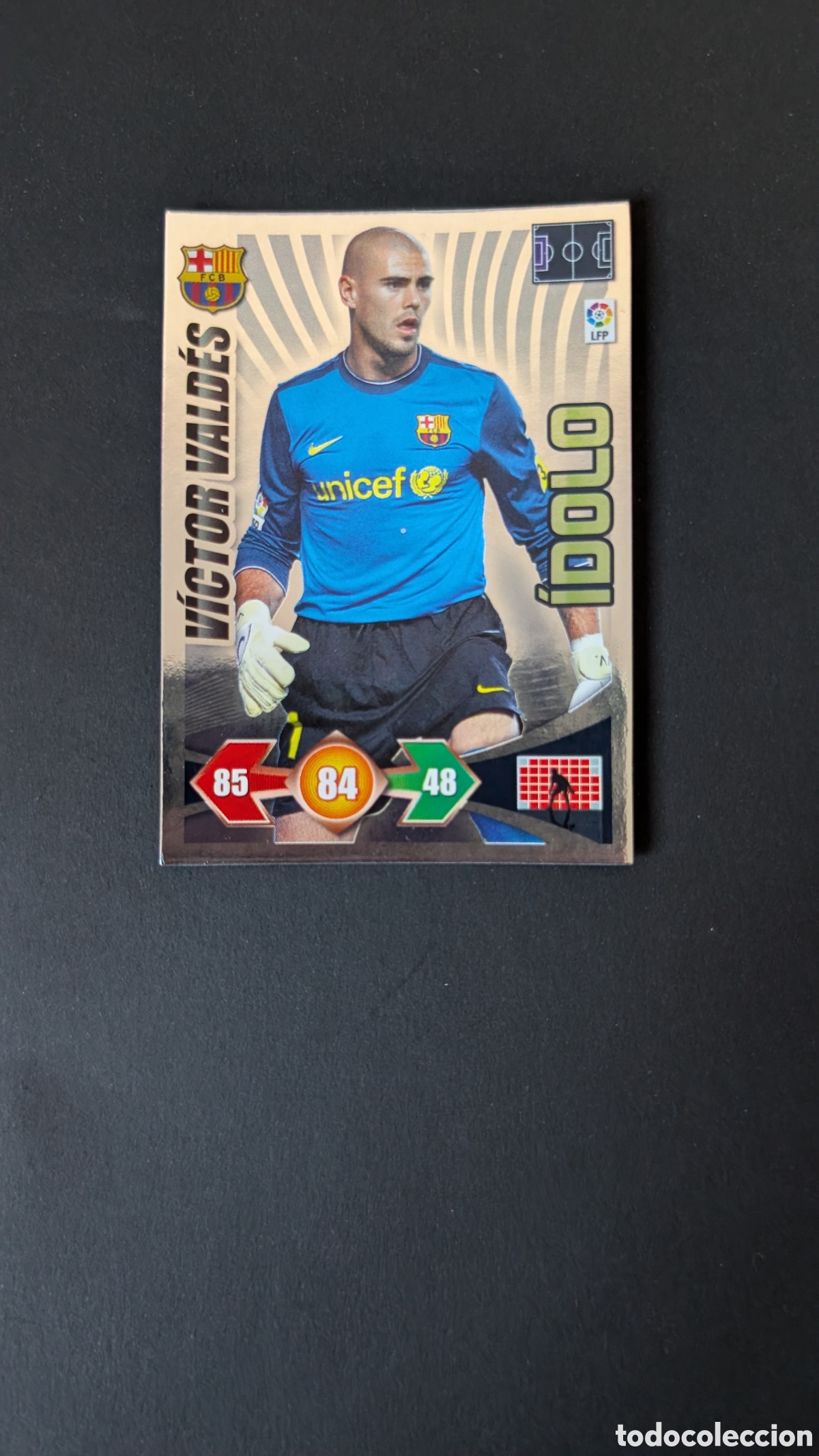 Football Stickers: VICTOR VALDES BARCELONA IDOLO ADRENALYN XL LIGA 2009/10 09 10 PANINI