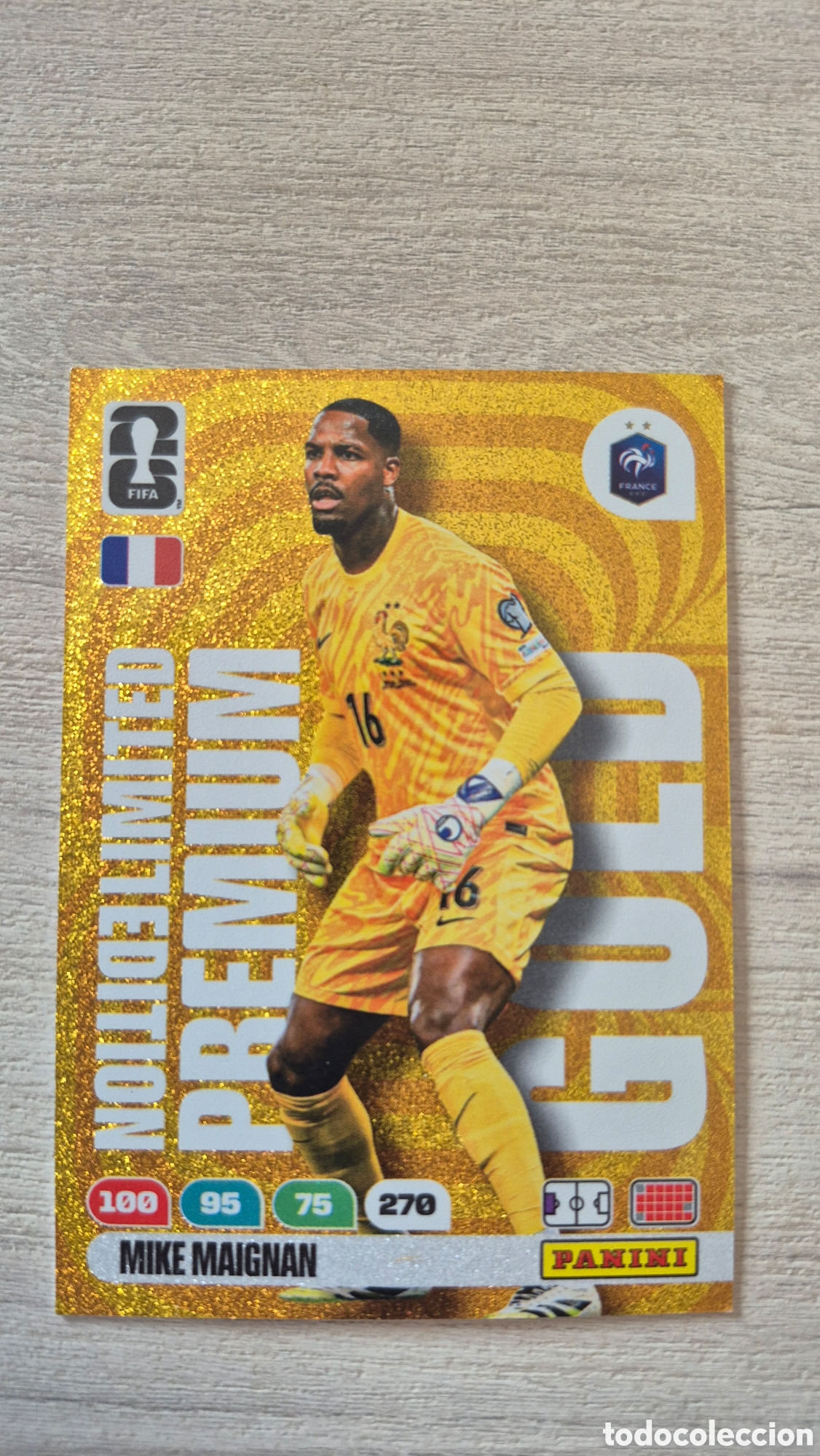 Cartes &agrave; collectionner de Football: Limited Edition Premium Gold Mike Maignan Adrenalyn FIFA World Cup 26