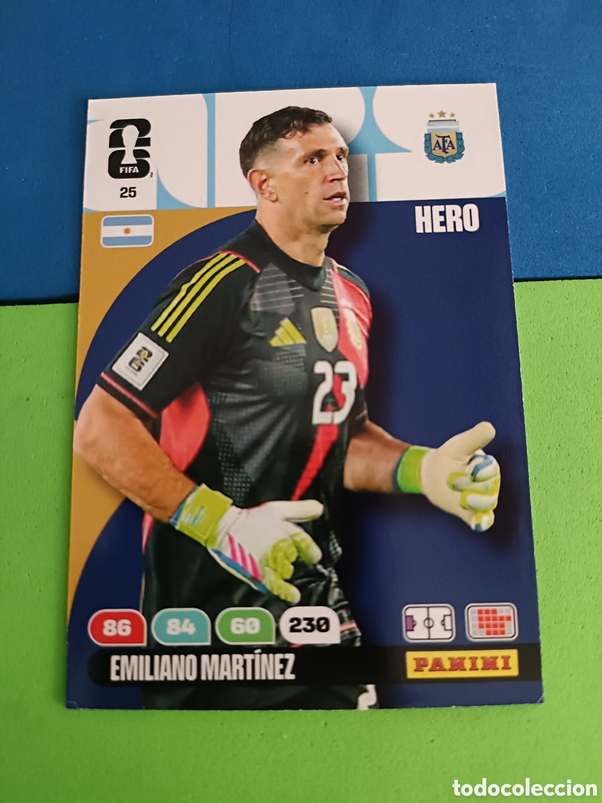 Cartes &agrave; collectionner de Football: Adrenalyn XL Fifa World cup 2026 mundial - 25 Emiliano Dibu Mart&iacute;nez Argentina
