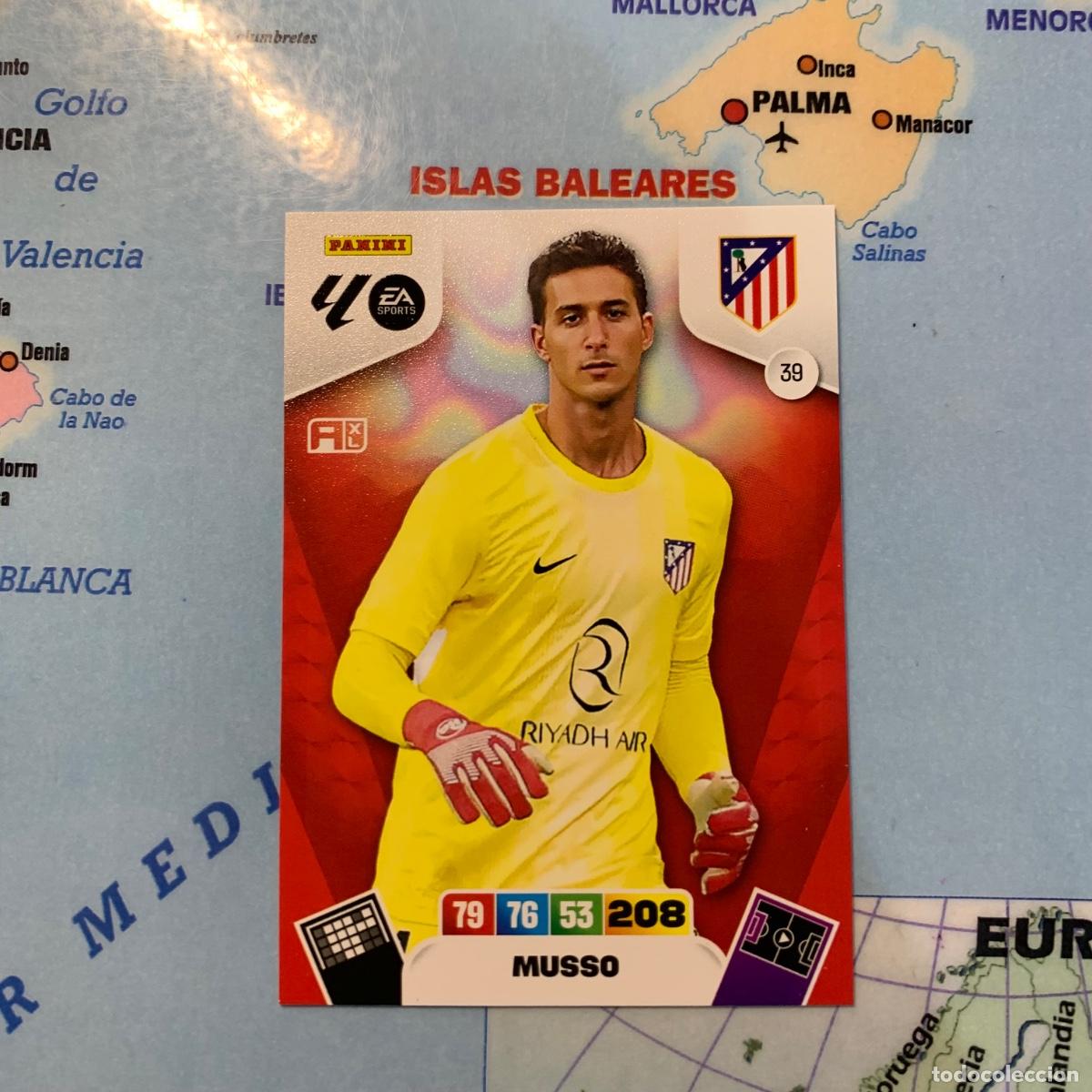 Cartes &agrave; collectionner de Football: Musso n&uacute;mero 39 del Atl&eacute;tico de Madrid cromo adrenalyn XL 25-26 2025-2026