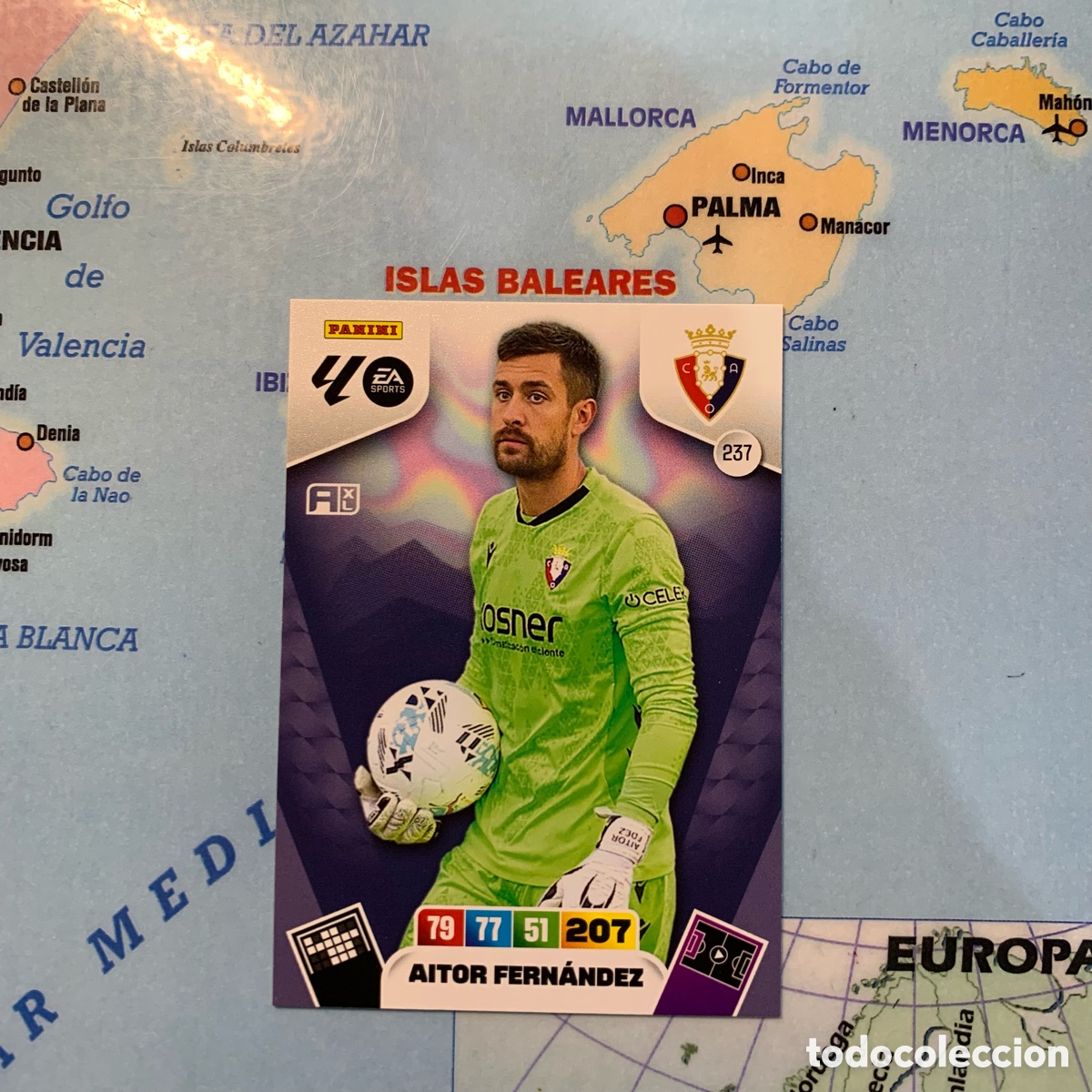 Figurine di Calcio: Aitor Fern&aacute;ndez n&uacute;mero 237 de Osasuna cromo adrenalyn XL 25-26 2025-2026