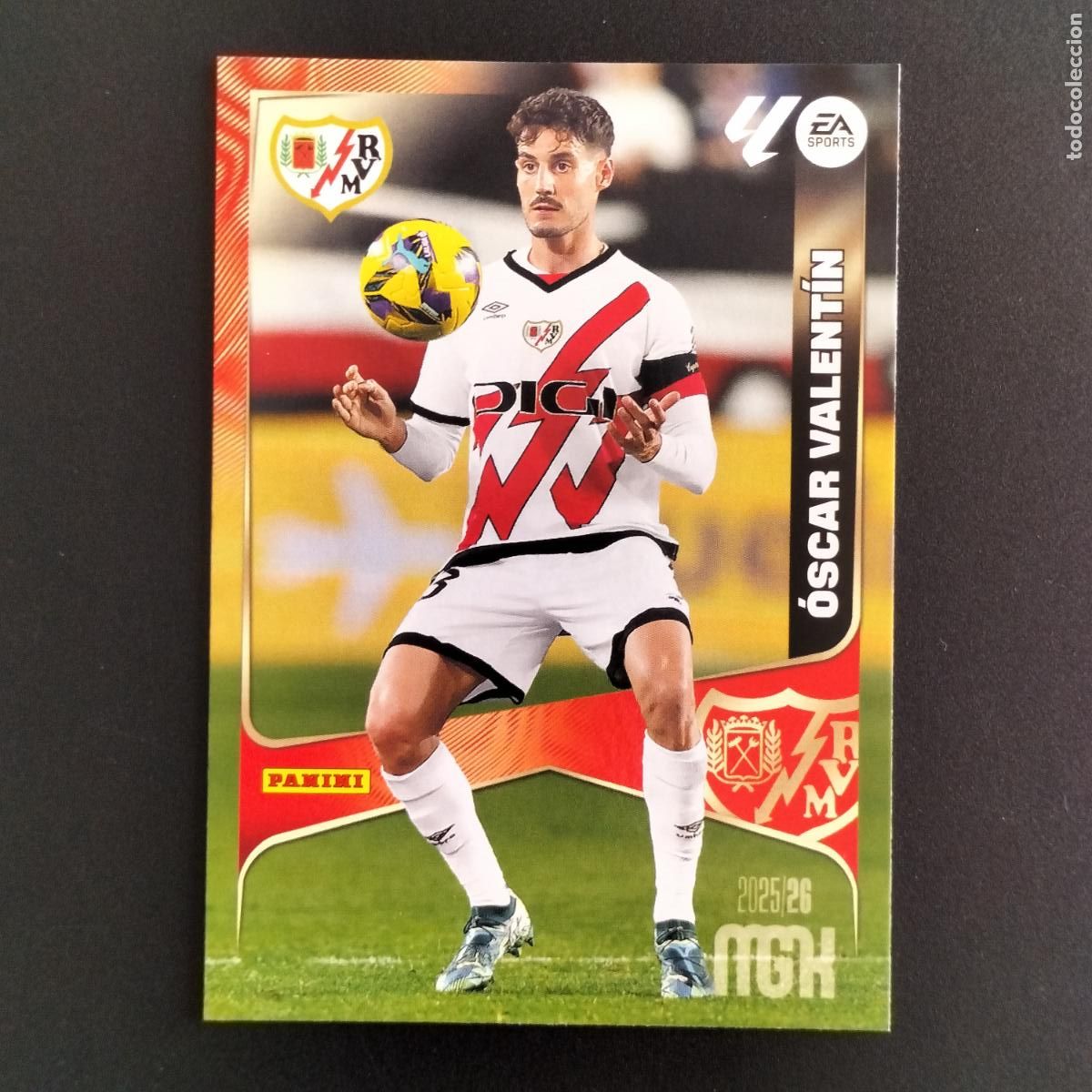 Cartes &agrave; collectionner de Football: MGK 299 OSCAR VALENTIN RAYO VALLECANO CROMOS ALBUM MEGACRACKS LIGA FUTBOL 2025 2026 25 26