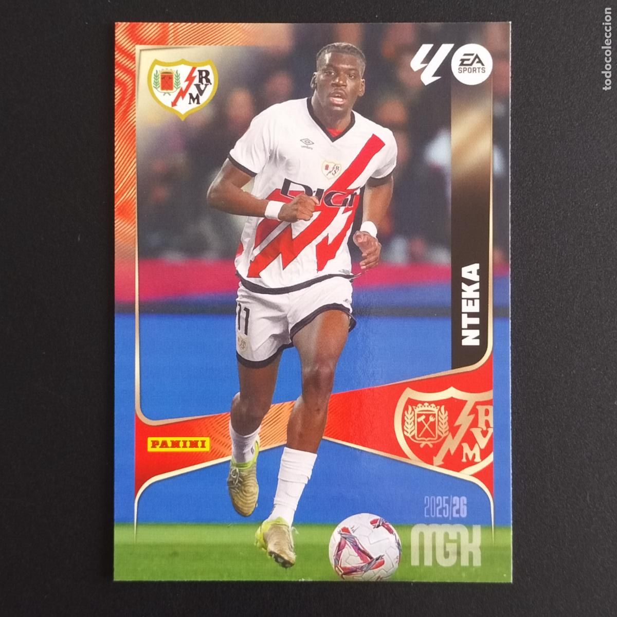 Cartes &agrave; collectionner de Football: MGK 302 NTEKA RAYO VALLECANO CROMOS ALBUM MEGACRACKS LIGA FUTBOL 2025 2026 25 26