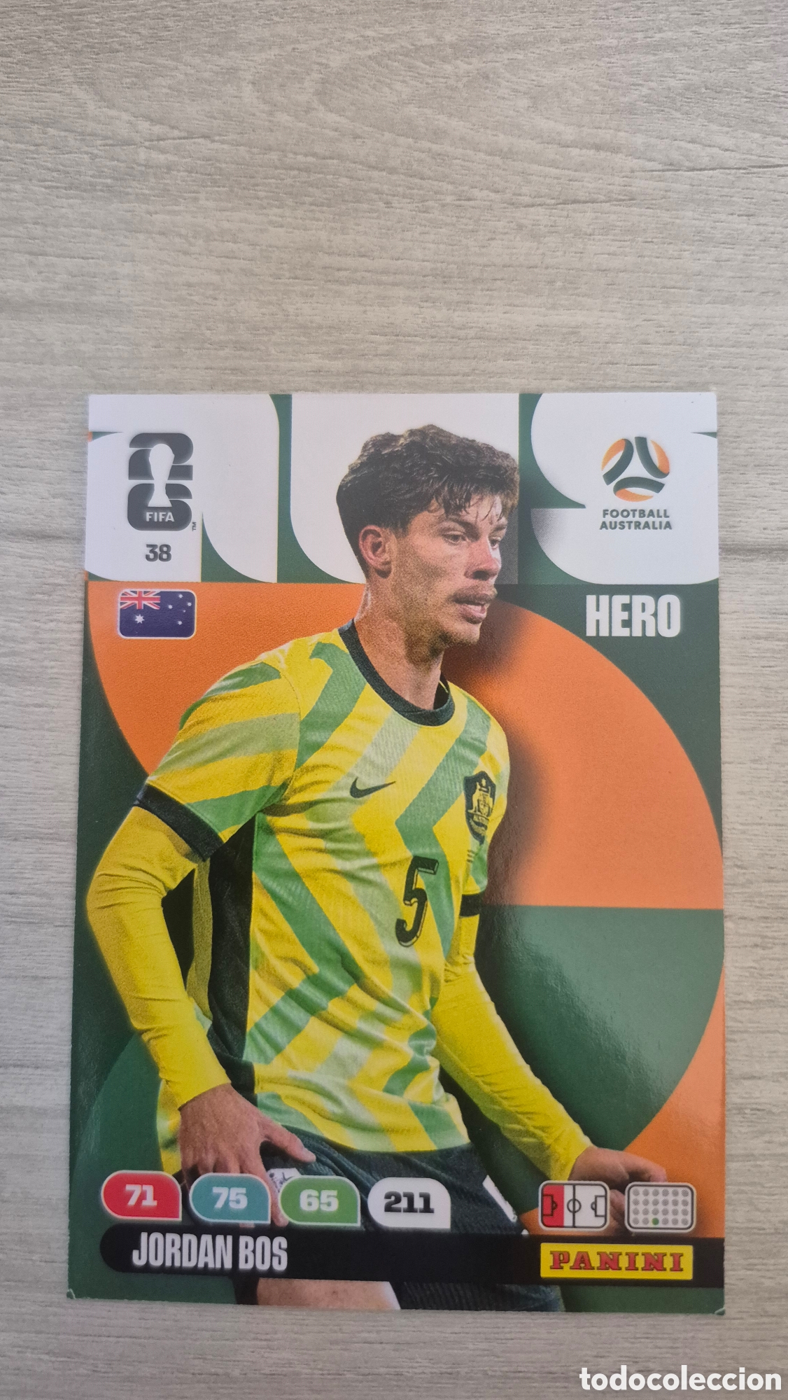 Cromos de F&uacute;tbol: N&deg;38 Australia Jordan Bos Adrenalyn FIFA World Cup 26