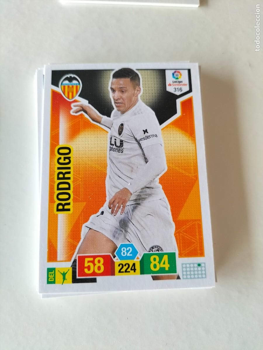Cartes &agrave; collectionner de Football: 1 CROMO FICHA PANINI ADRENALYN TEMPORADA 18-19 2018-2019 VALENCIA C.F - PAREJO 316 RODRIGO