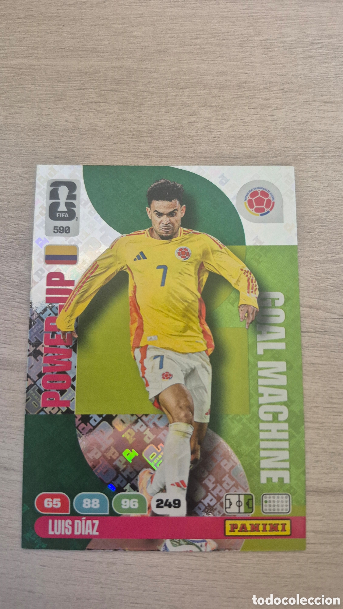 Cromos de F&uacute;tbol: N&deg;590 Power-Up Goal Machine Luis D&iacute;az Adrenalyn FIFA World Cup 26