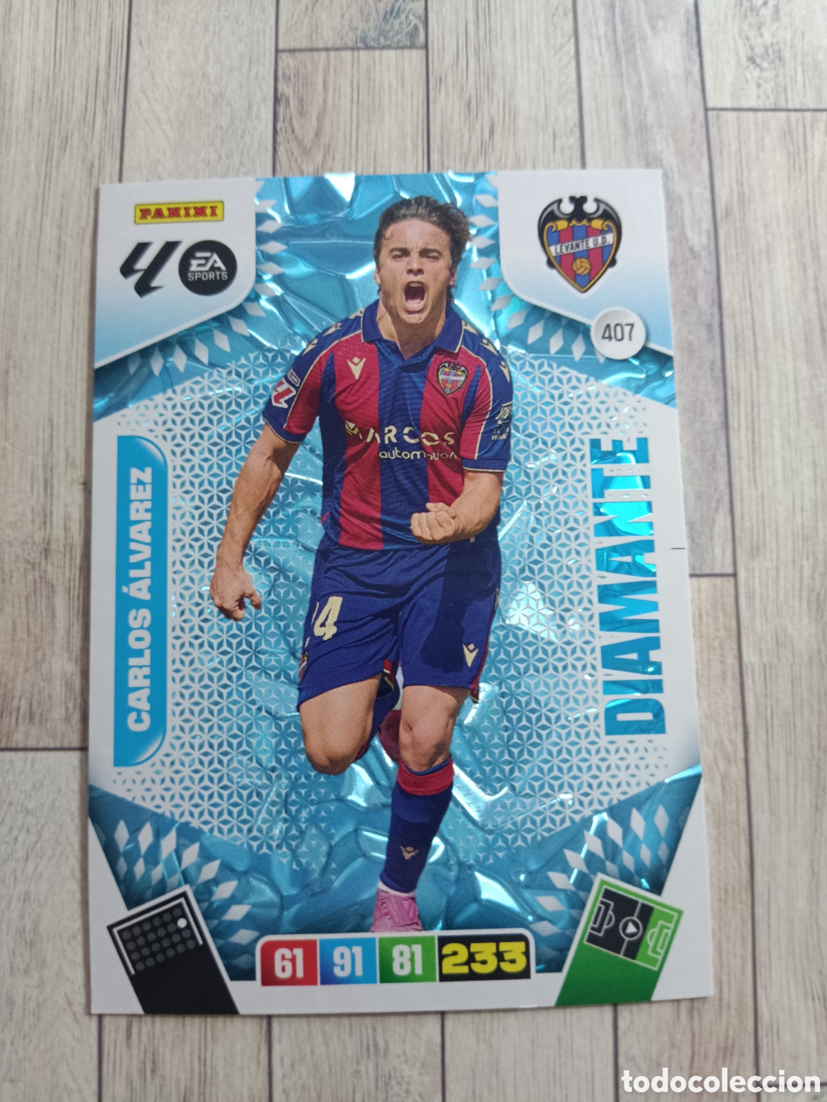 Cromos de F&uacute;tbol: 407 CARLOS ALVAREZ DIAMANTE LEVANTE ADRENALYN XL LIGA 2025 2026 PANINI 25 26