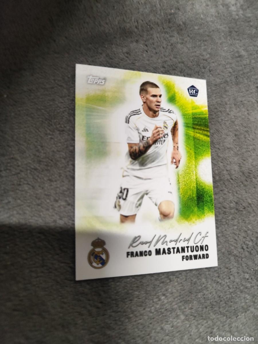 Fu&szlig;ball-Sticker: 26 TEAM SET REAL MADRID 25 26 FRANCO MASTANTUONO ROOKIE CARD PITCH PURSUITS TOPPS 2025 2026