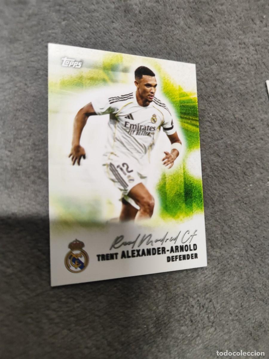 Fu&szlig;ball-Sticker: 27 TEAM SET REAL MADRID 25 26 TRENT ALEXANDER-ARNOLD PITCH PURSUITS TOPPS 2025 2026