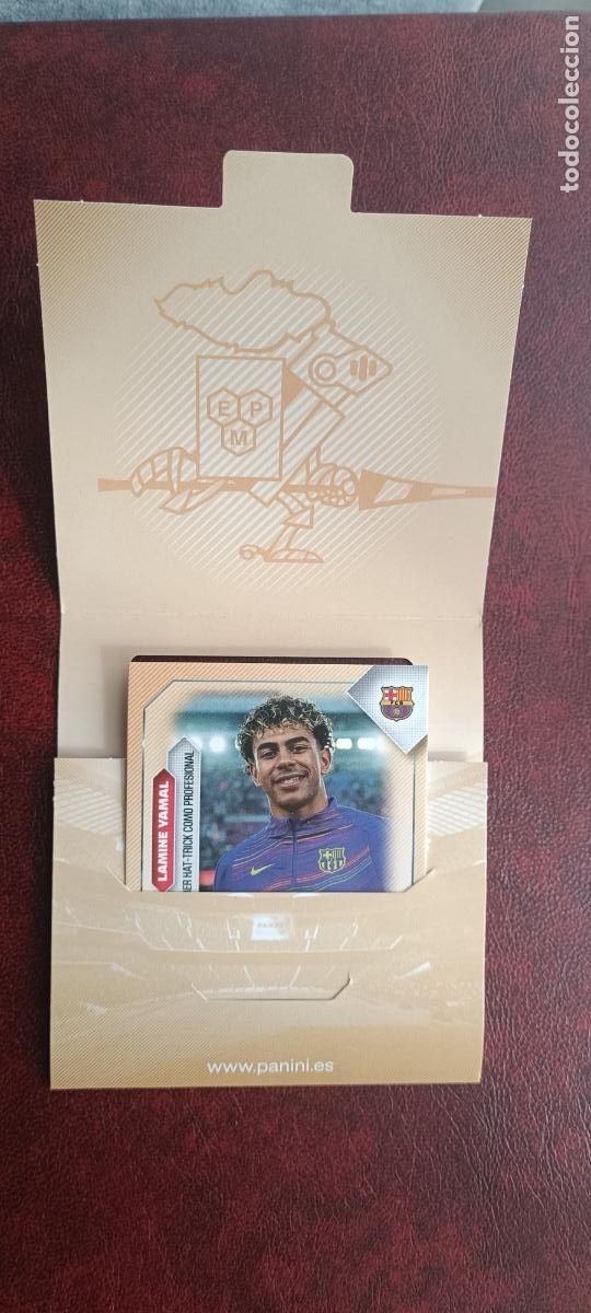Cromos de F&uacute;tbol: LAMINE YAMAL BARCELONA PRIMER HATCH TRICK COMO PROFESIONAL NUMERADA - PANINI INSTANT 26