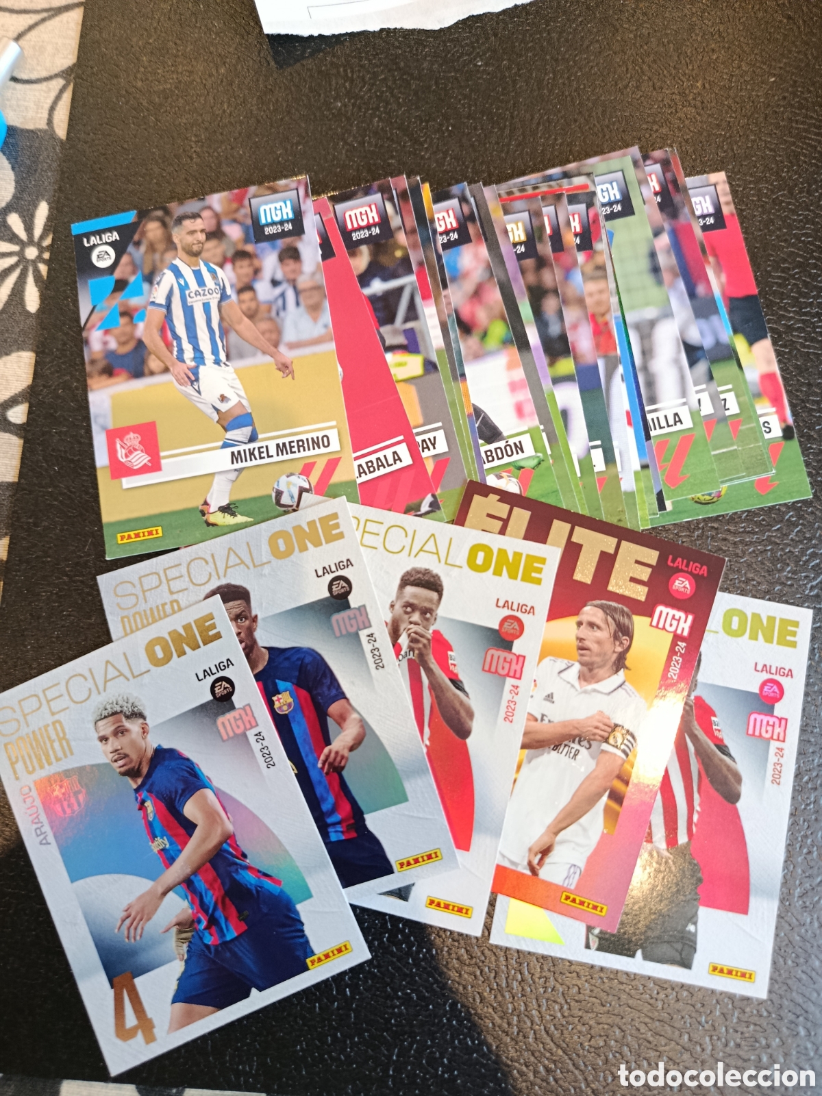 Football Stickers: Lote 28 cromos PANINI MEGACRACKS 23/24