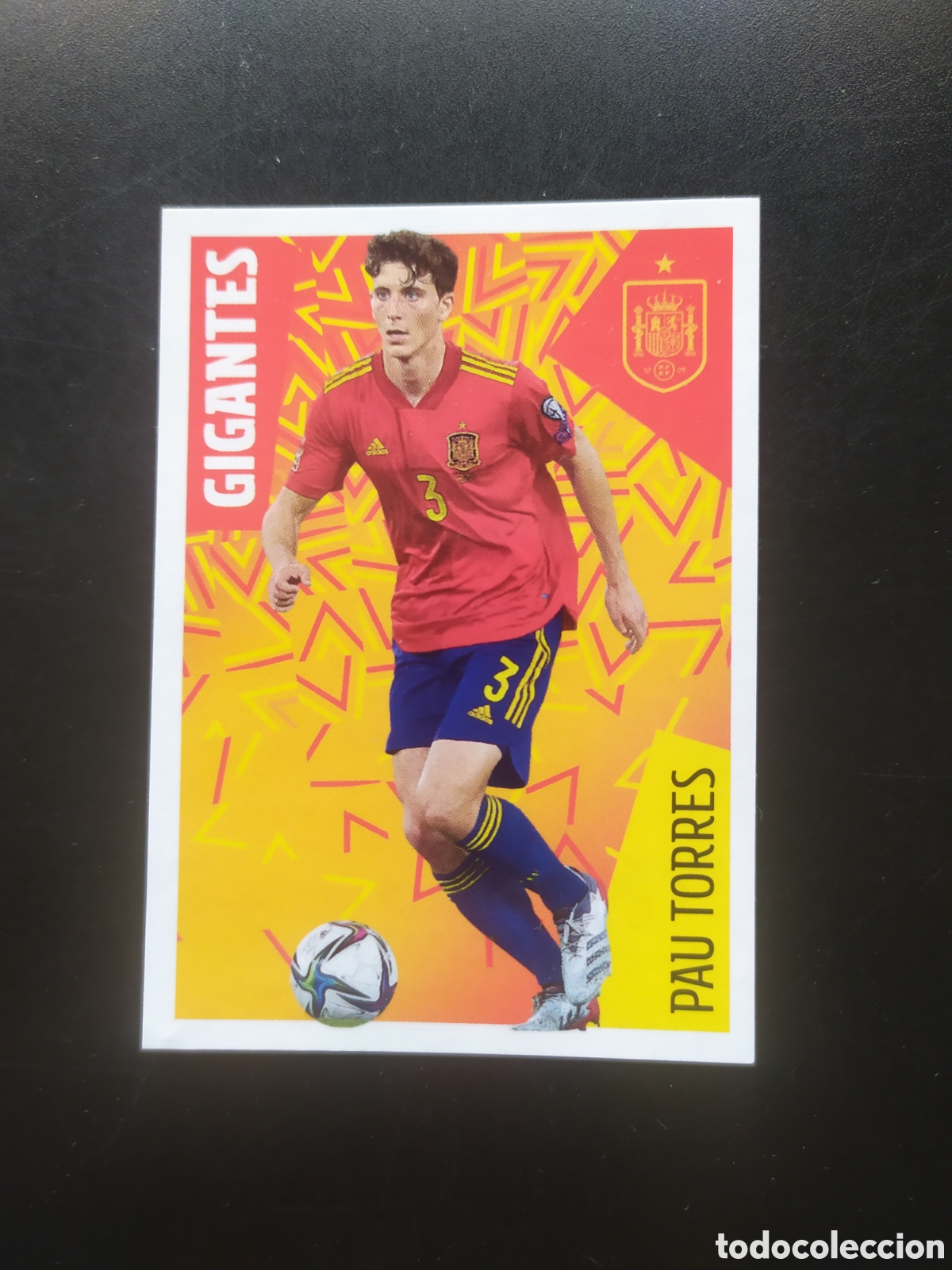 Cromos de F&uacute;tbol: FIFA WORLD CUP 2022 QATAR idolos Roja Carrefour panini Pau Torres n&deg; 20 Espa&ntilde;a