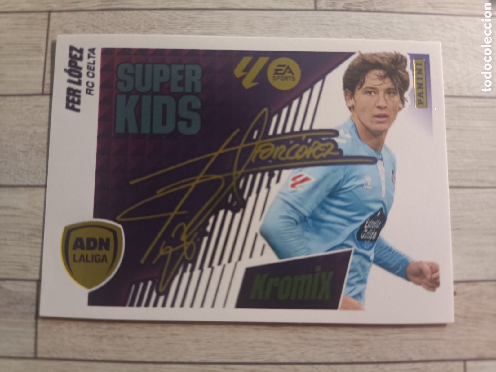 Cromos de Futebol: FER LOPEZ 8 ADN SUPER KIDS KROMIX 8 CELTA DE VIGO LIGA ESTE 2025 2026 PANINI 25 26 SIN PEGAR