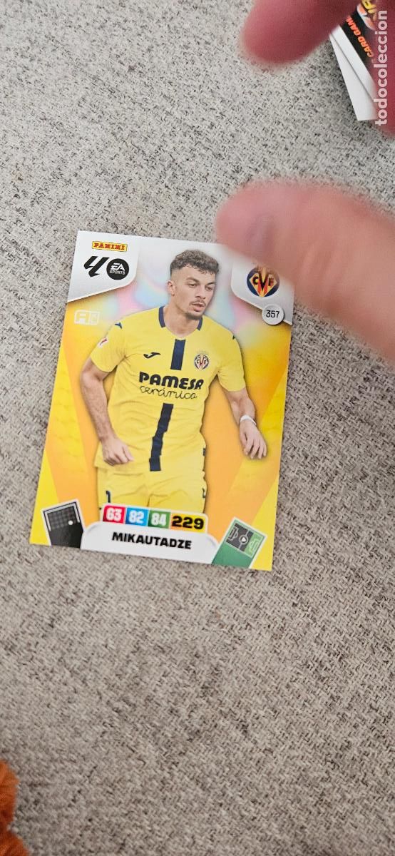 Cartes &agrave; collectionner de Football: villarreal 357 mikautadze adrenalyn 2025 2026 25 26 trading card