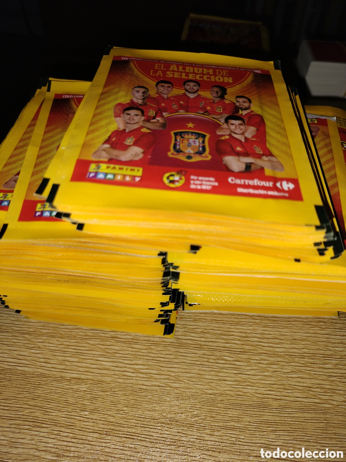 Cromos de F&uacute;tbol: Lote de + de 200 sobres el &aacute;lbum de la selecci&oacute;n. Panini