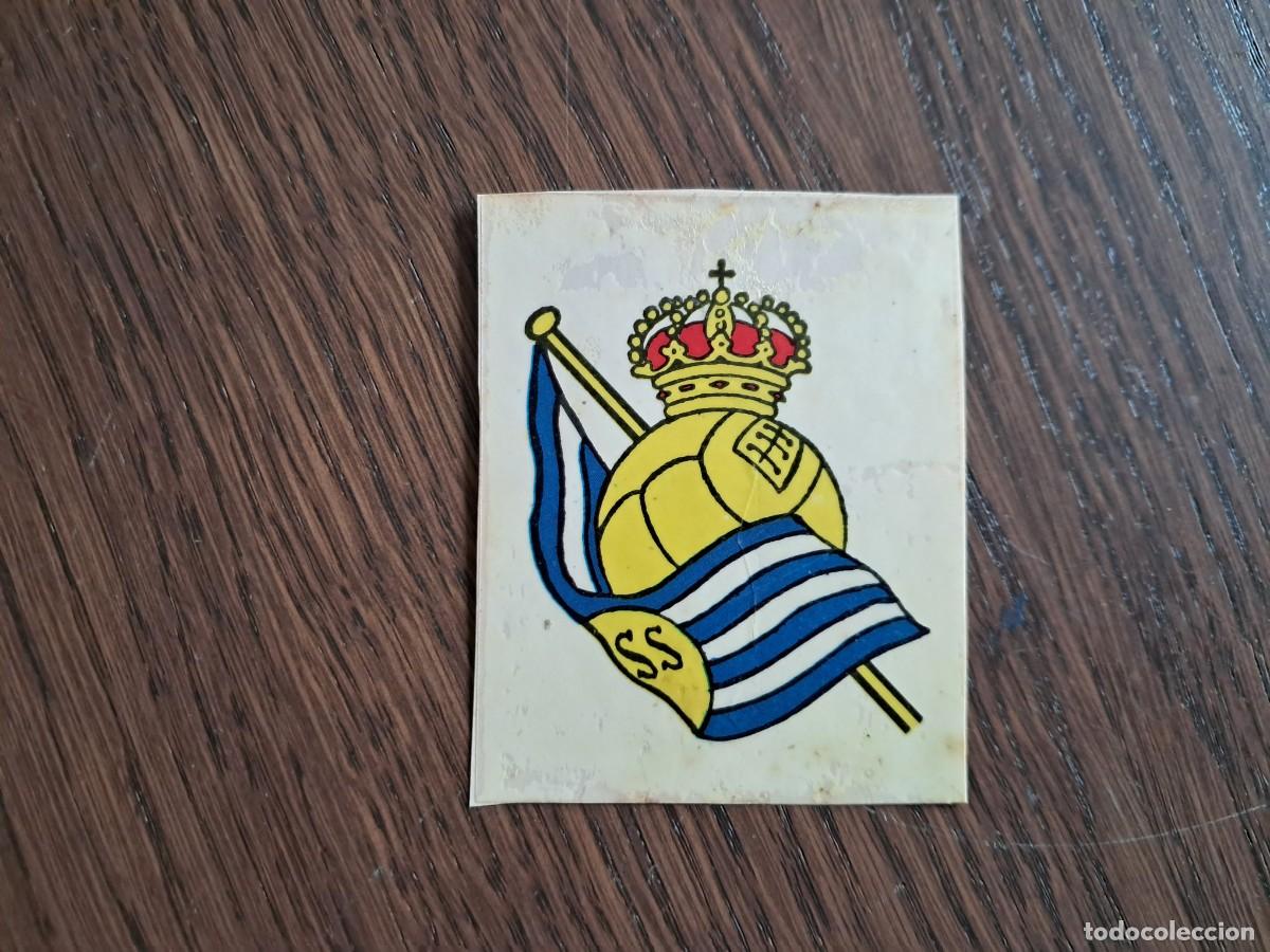 Cromos de F&uacute;tbol: Cromo pegatina antiguo de futbol, escudo Real Sociedad.