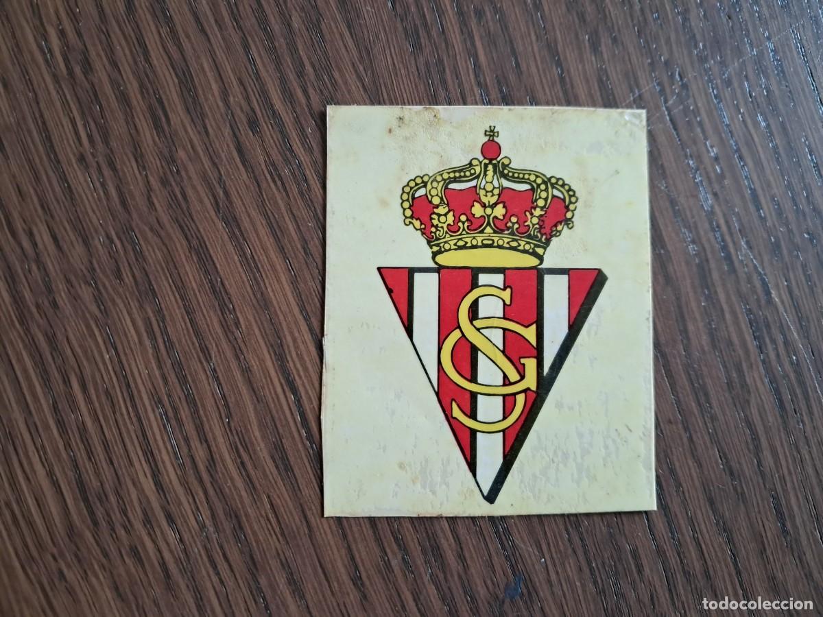 Cromos de F&uacute;tbol: Cromo pegatina antiguo de futbol, escudo Sporting de Gij&oacute;n.