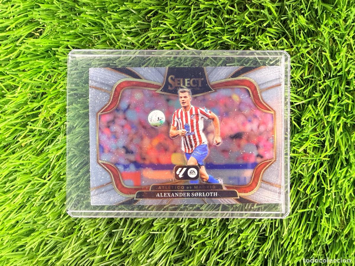 Cromos de F&uacute;tbol: N&ordm; 222 Alexander Sorloth Base Field Level Atl&eacute;tico de Madrid Select La Liga 25 26