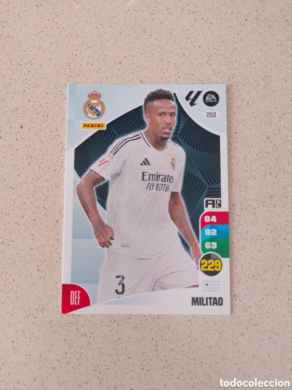 Fu&szlig;ball-Sticker: CARTA 203 MILITAO REAL MADRID. ADRENALYN XL 24/25.