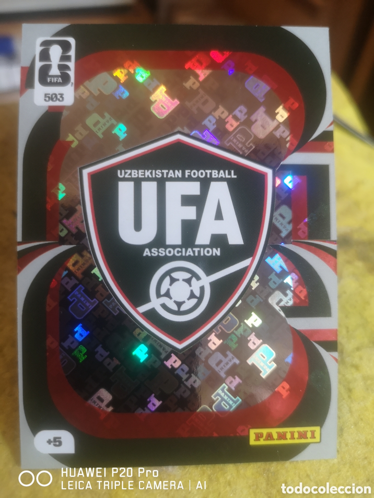 Cromos de F&uacute;tbol: ADRENALYN FIFA WORLD CUP 2026 ESCUDO UZBEKISTAN 503