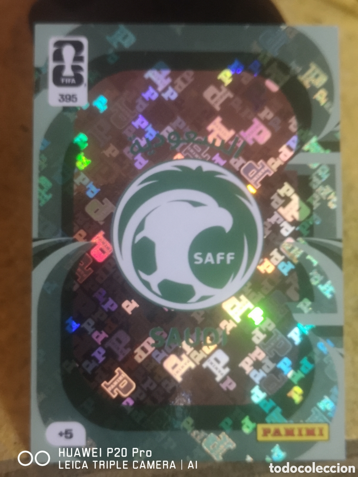 Cromos de F&uacute;tbol: ADRENALYN FIFA WORLD CUP 2026 ESCUDO SAUDI 395