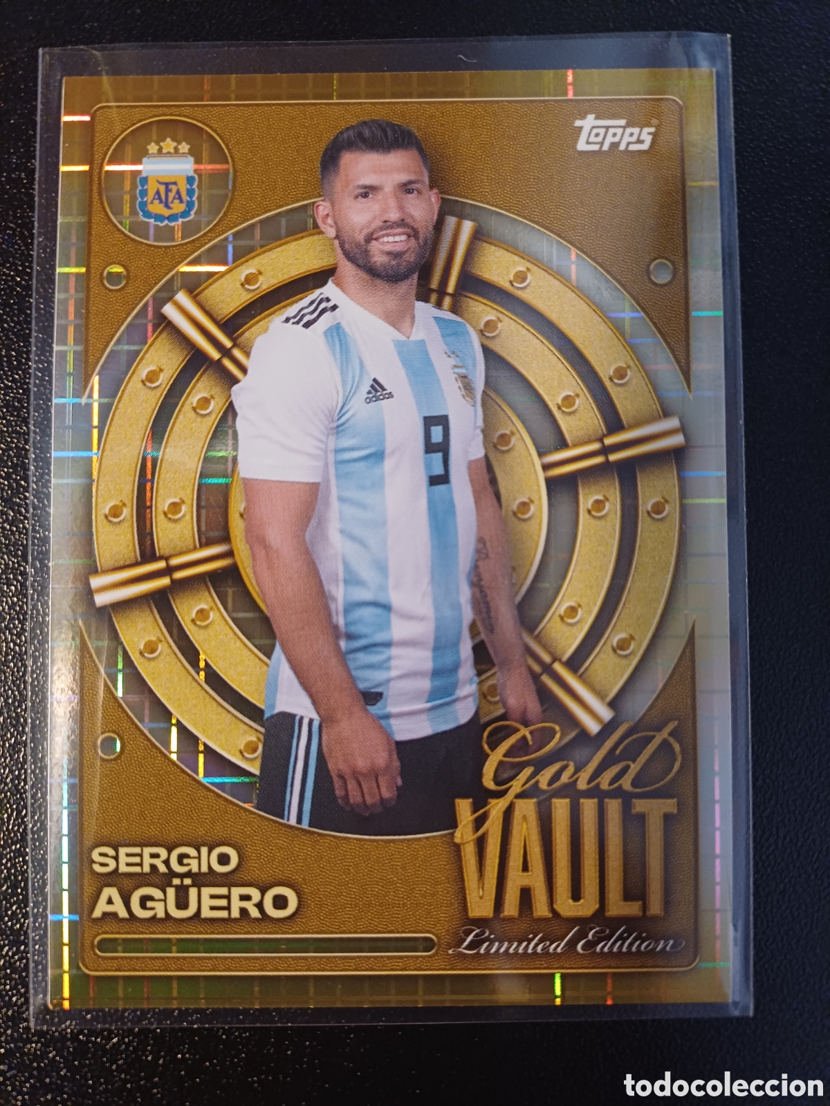 Football Stickers: #GV-7 SERGIO AG&Uuml;ERO GOLD VAULT LIMITED EDITION TOPPS ARGENTINA COLLECTOR TIN 2026
