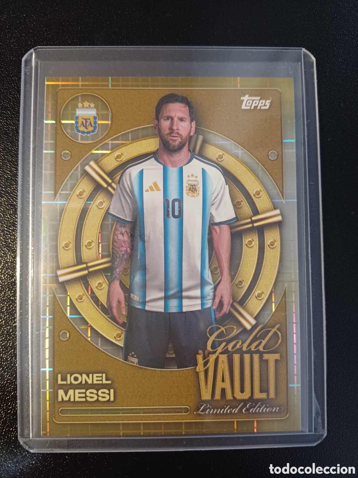 Cromos de Futebol: #GV-9 LIONEL MESSI GOLD VAULT LIMITED EDITION TOPPS ARGENTINA COLLECTOR TIN 2026