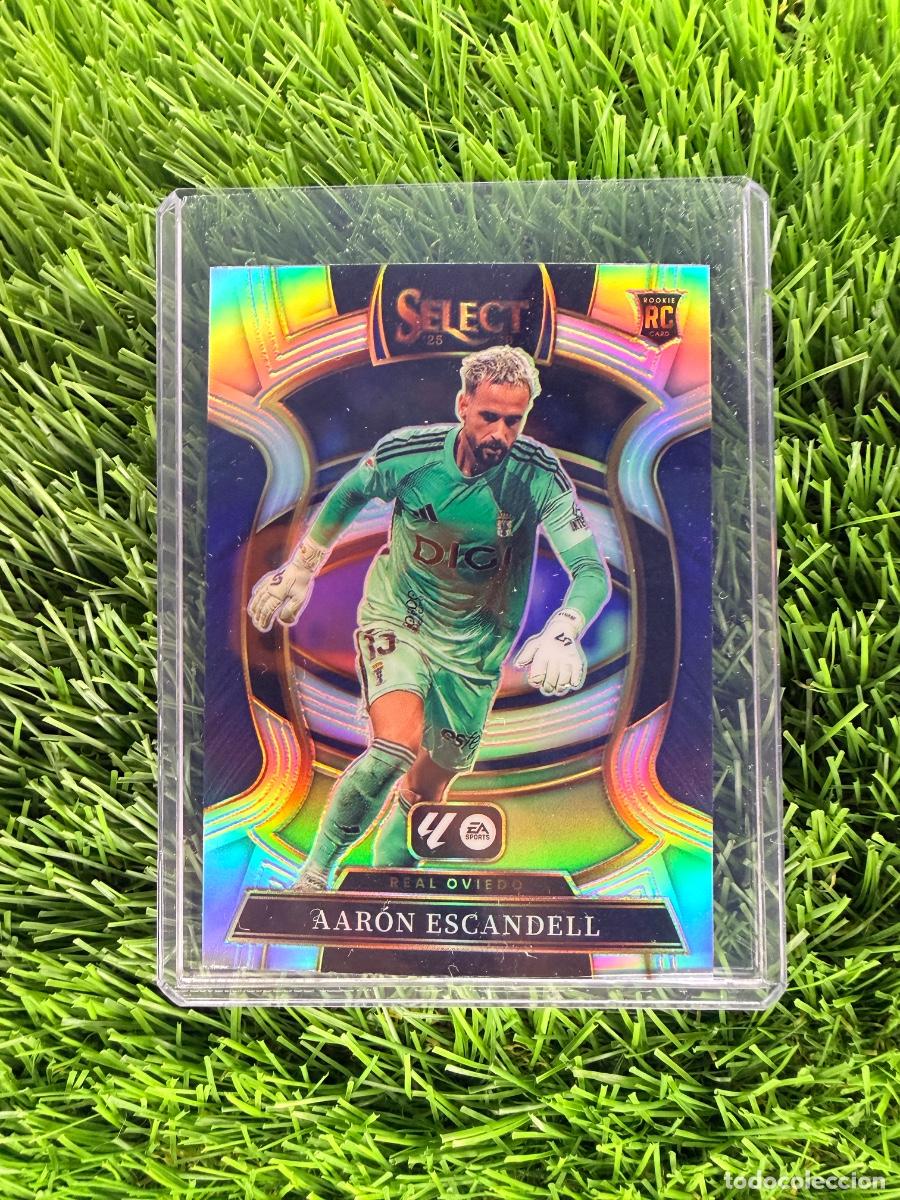 Cartes &agrave; collectionner de Football: N&ordm; 99 Aar&oacute;n Escandell Silver Terrace Real Oviedo Select Liga 25 26