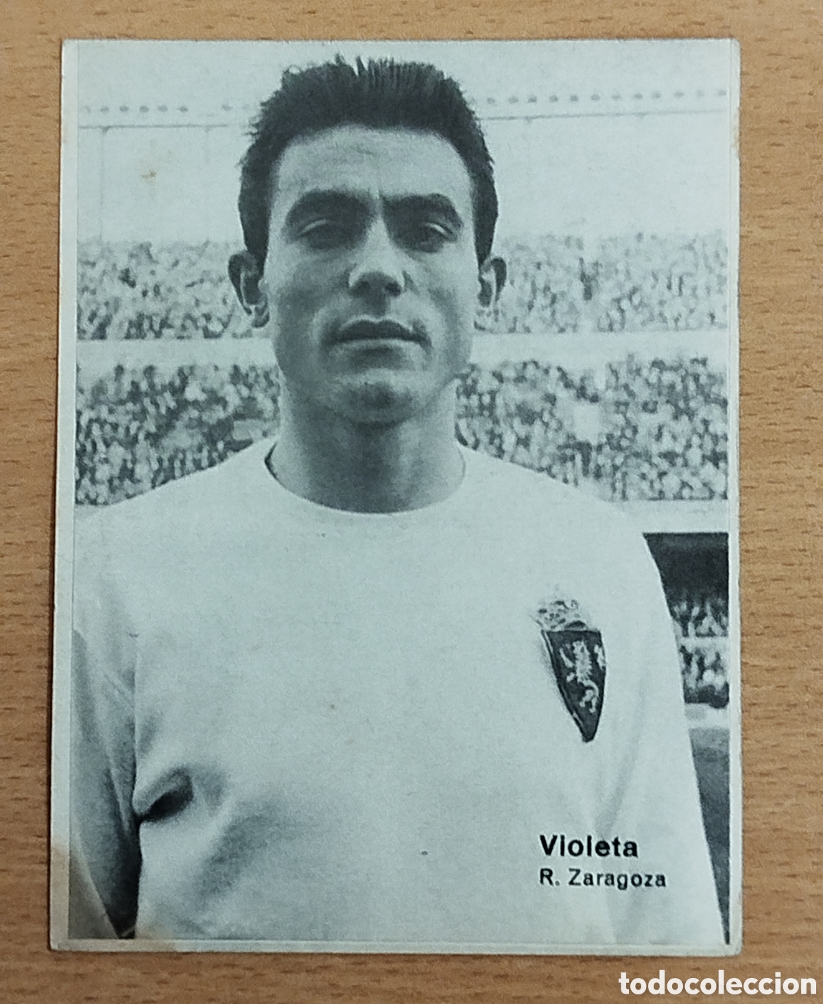 Football Stickers: ANTIGUA FOTO POSTAL CROMO DOBLE CARA FUTBOL FOTOGRAF&Iacute;A VIOLETA Y CANARIO ZARAGOZA