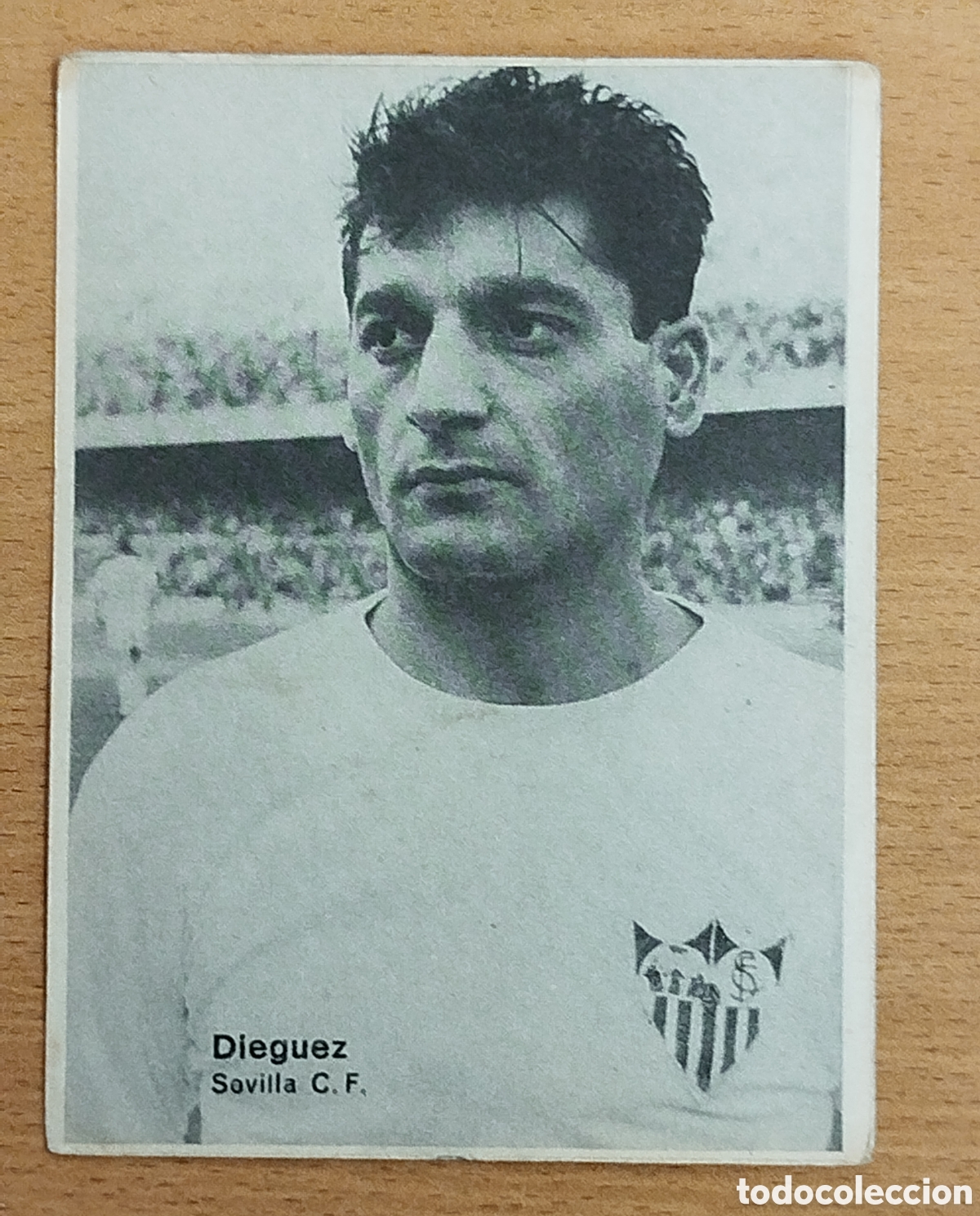 Football Stickers: ANTIGUA FOTO POSTAL CROMO DOBLE CARA FUTBOL FOTOGRAF&Iacute;A DIEGUEZ Y DONATO SEVILLA CLUB DE F&Uacute;TBOL